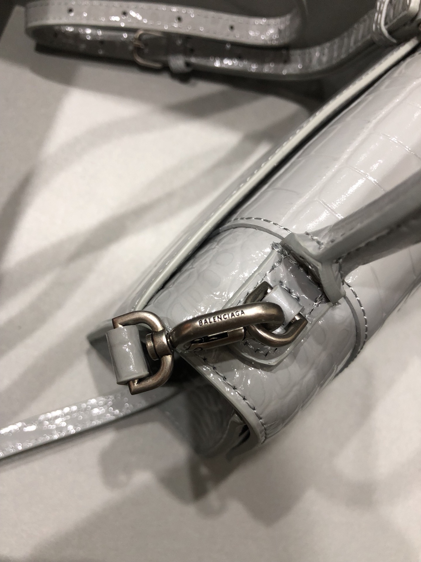 Ba*len*cia*ga small hourglass bag-13*8*19cm