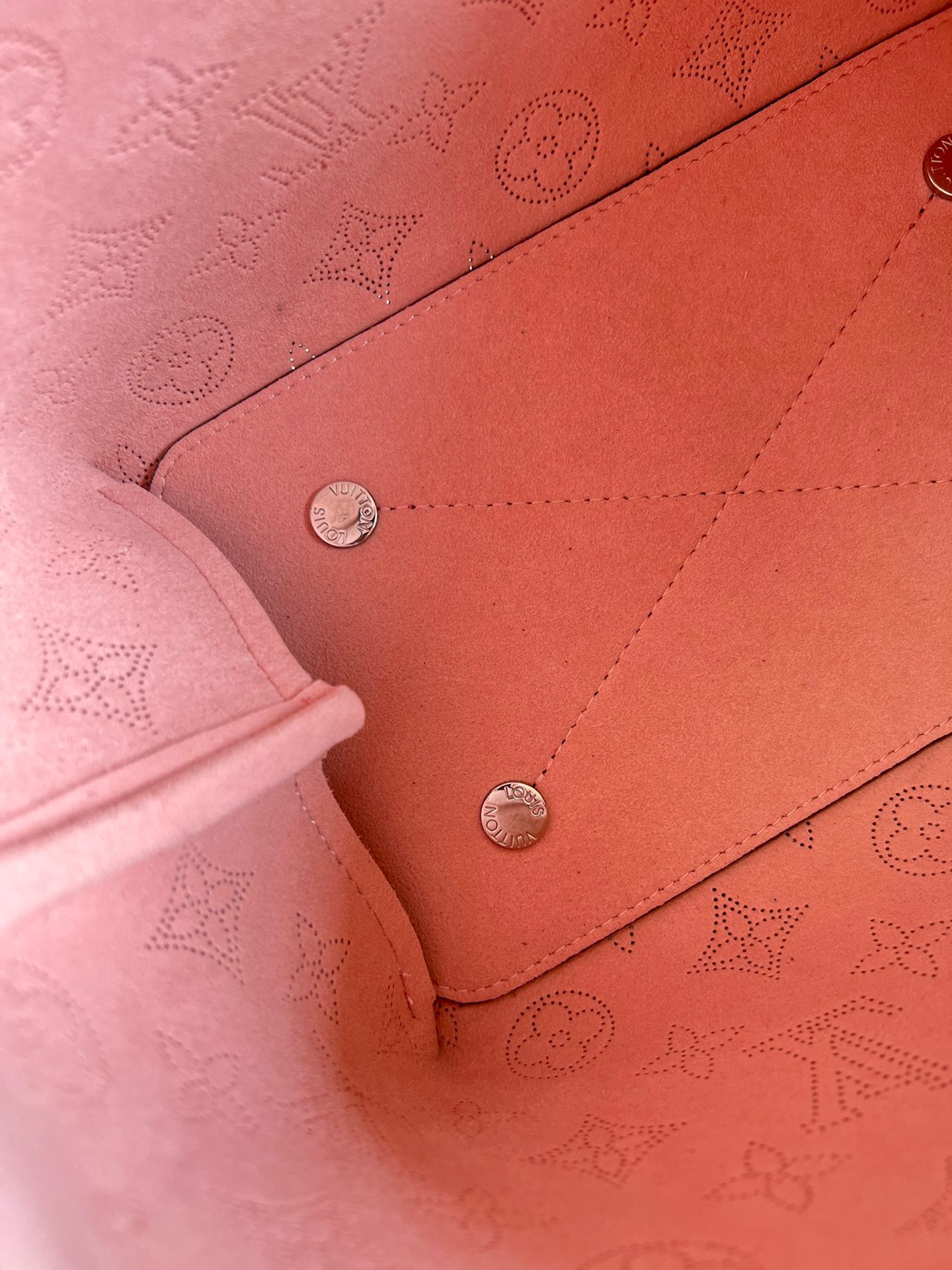 l0*is V*t0n bella tote bag-9 x 22 x 14cm