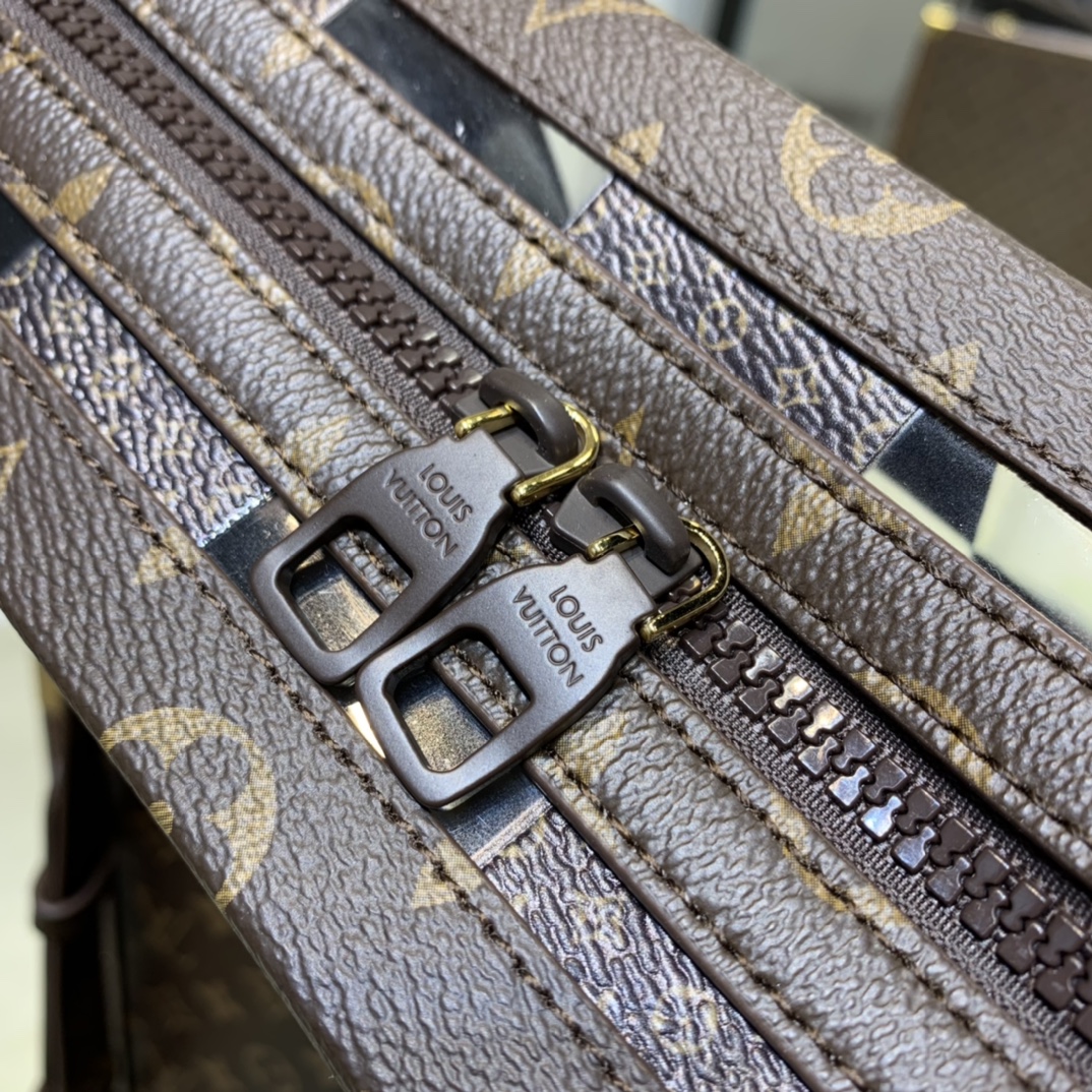 l0*is V*t0n soft trunk-m20233-25x17x9.5m