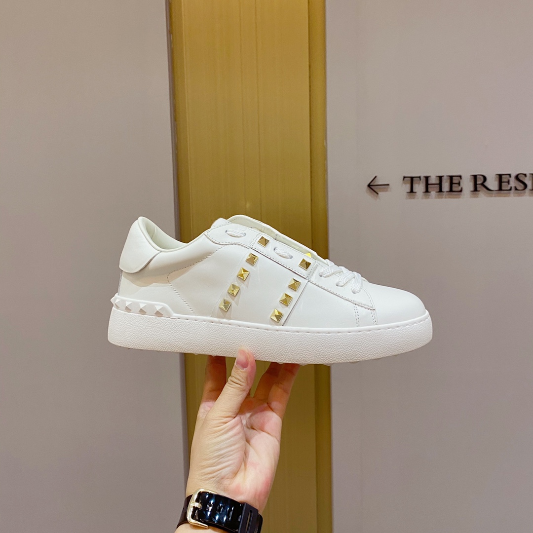 Va1e*ntin0 garavani sneakers