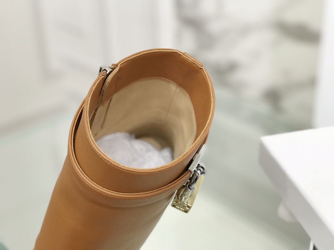 G1uenchy boots(eu35-42)