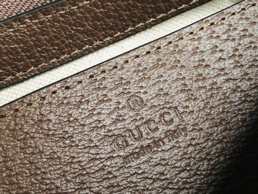 G*u*i chain bag-25*15*6cm