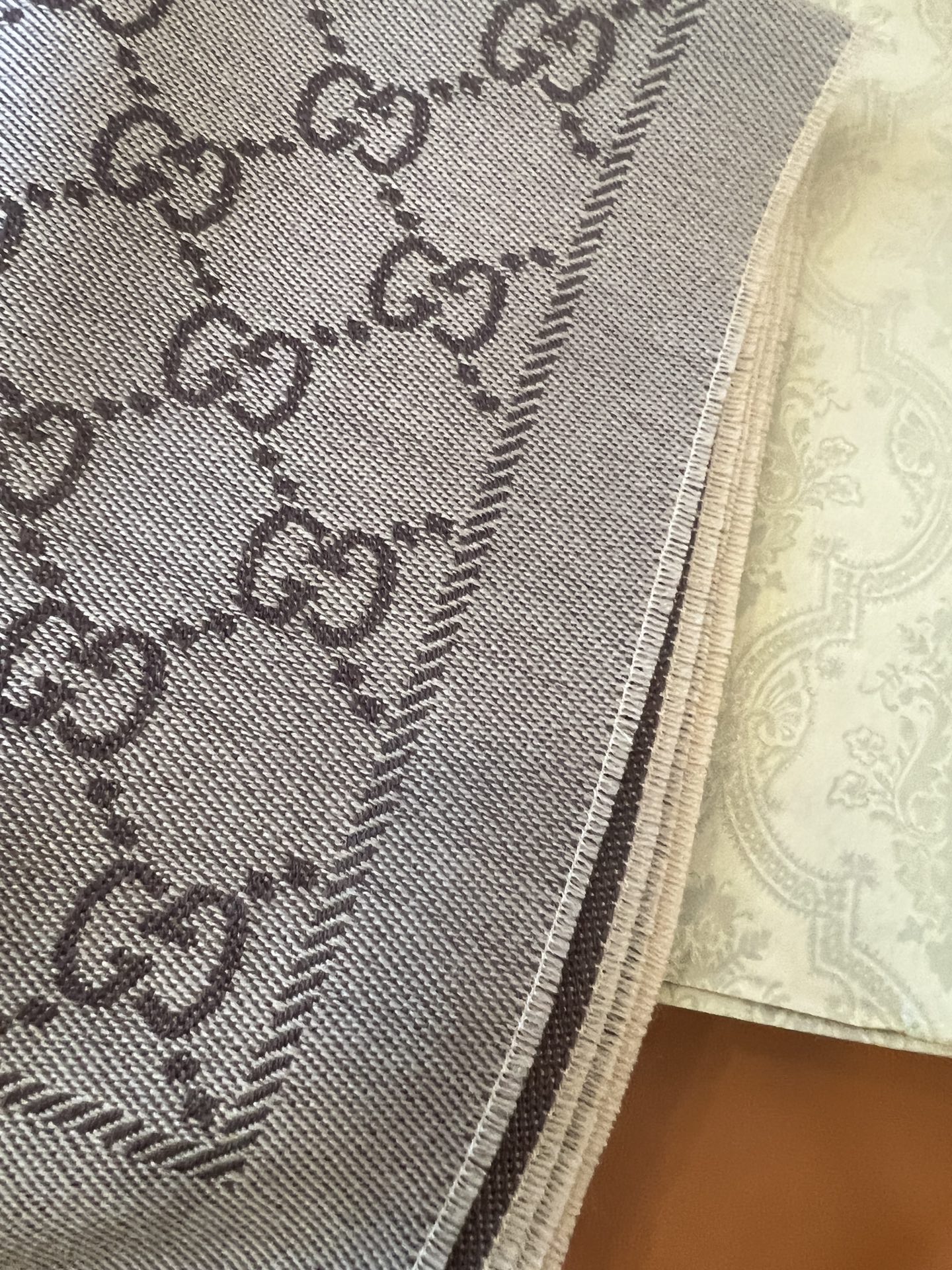 G*u*i scarf-48*180cm