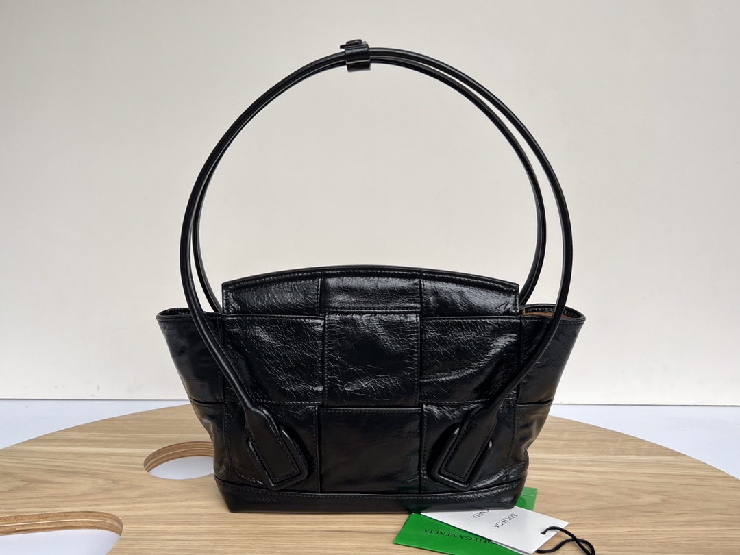 bo*te*ga Ve*ne*ta arco bag-23x21x9cm