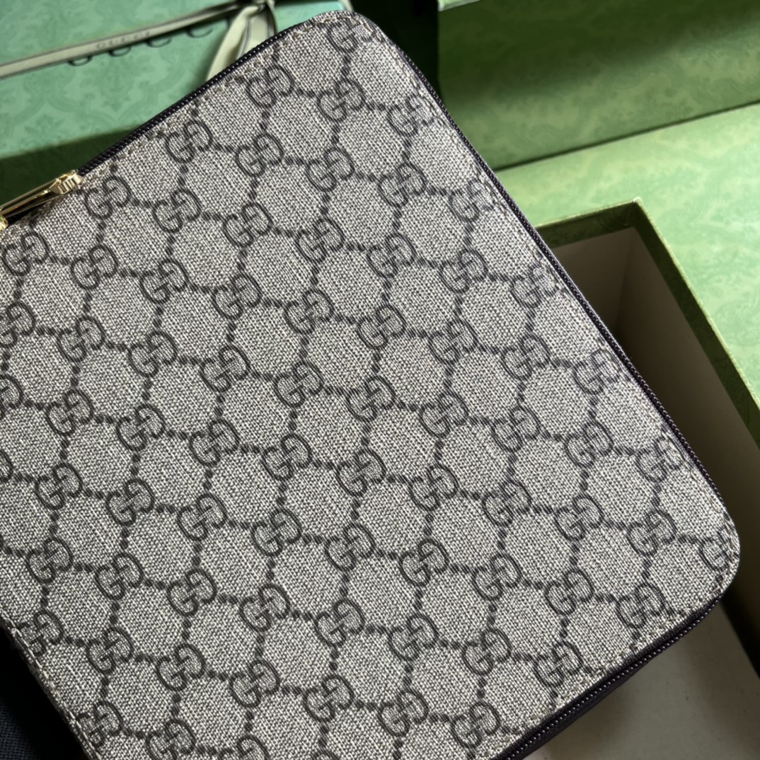 G*u*i pouch-22*8*19.5cm