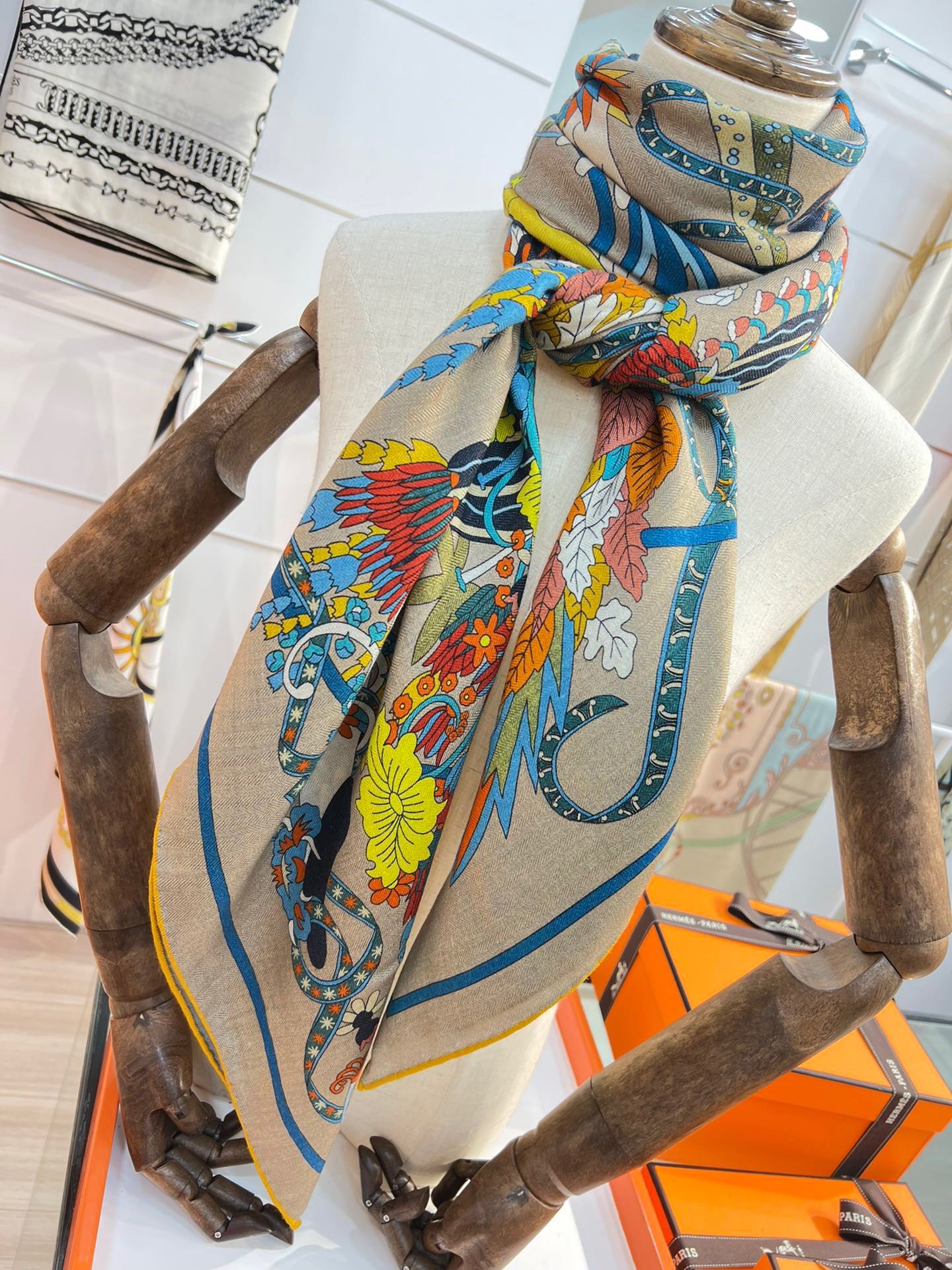 H**mes shawls-140*140cm