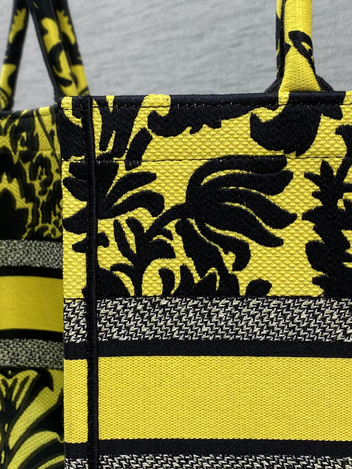 D*or small book tote-36*18*28cm