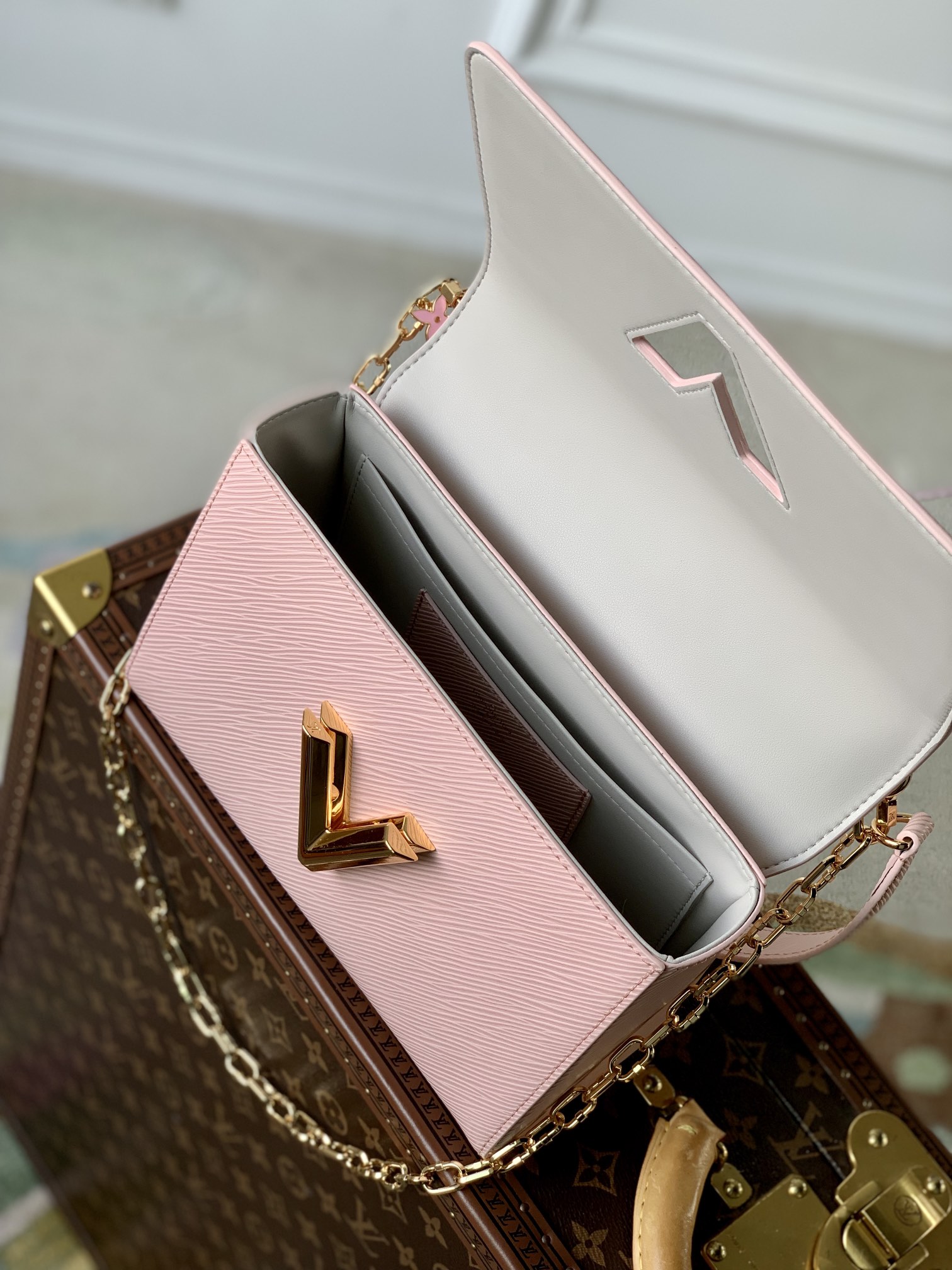 l0*is V*t0n twist mm-23*18*8cm