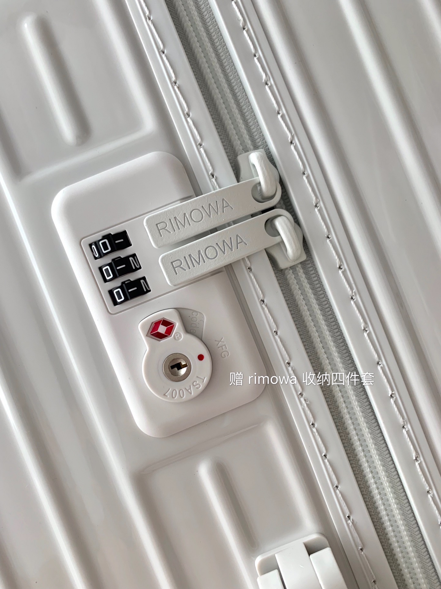 r1m0wa essential ttrunk plus lU*gage-29&31inch