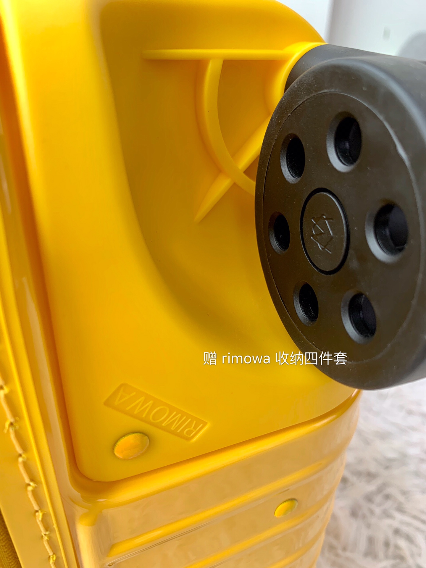 r1m0wa essential ttrunk plus lU*gage-29&31inch