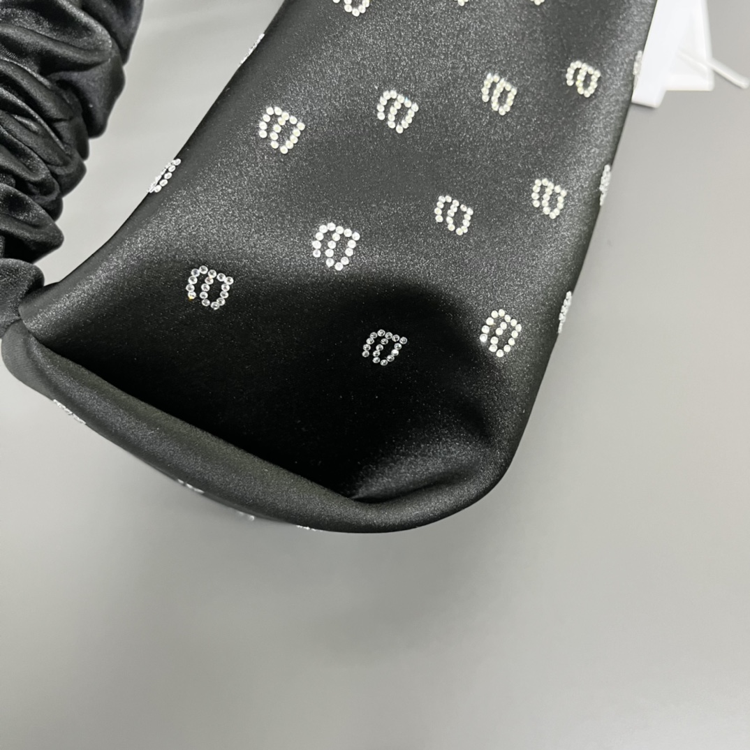 bo*te*ga Ve*ne*ta cassette bag-21cm