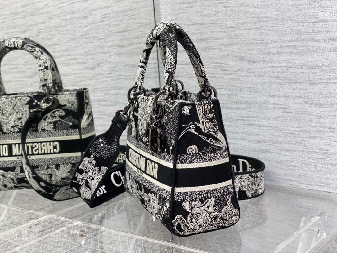 lady D*or handle bag-24cm