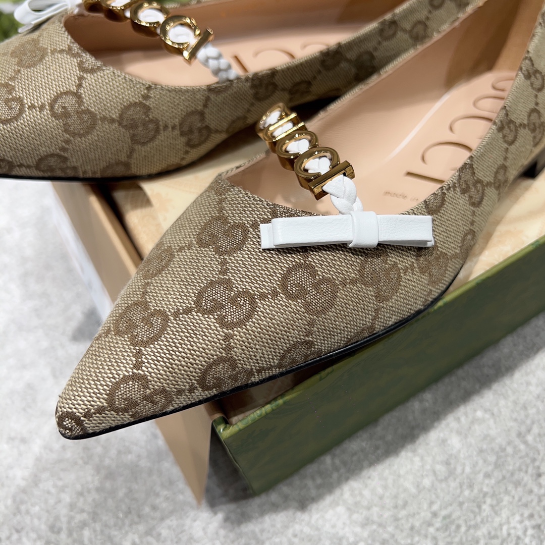 G*u*i ballet dance shoes