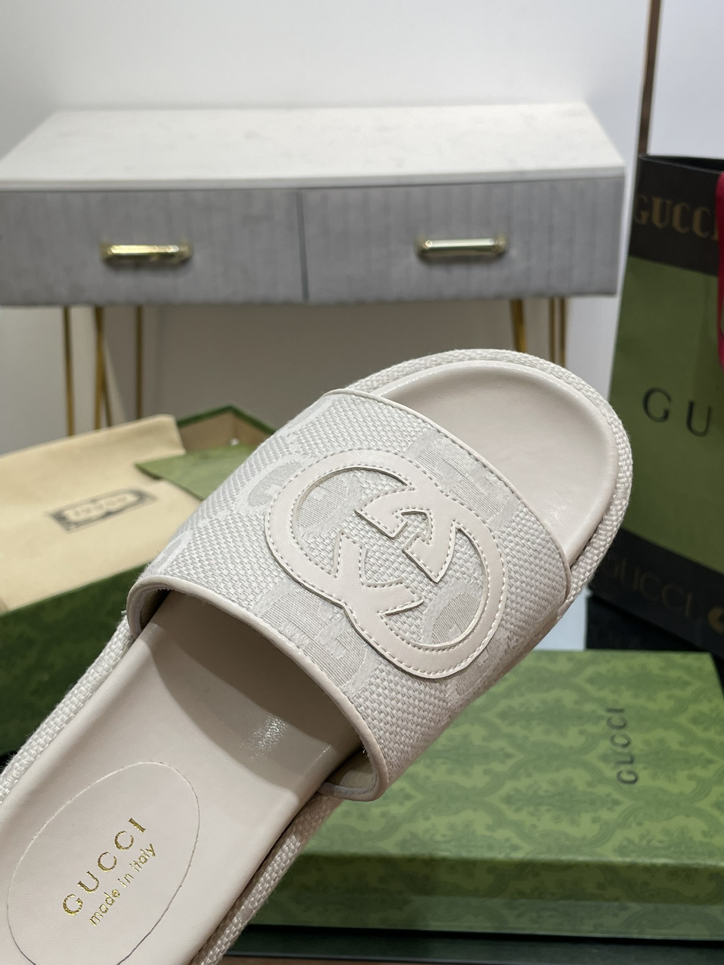G*u*i slides(size35-43)