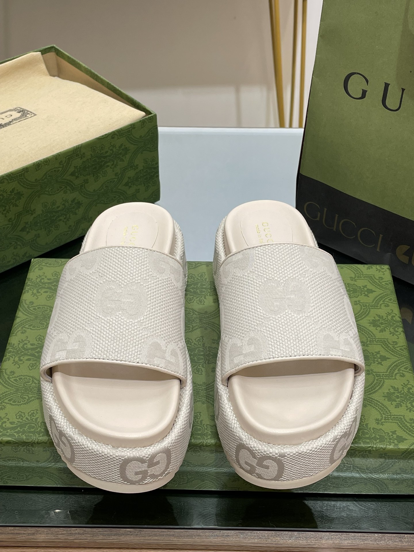 G*u*i slides(size35-43)