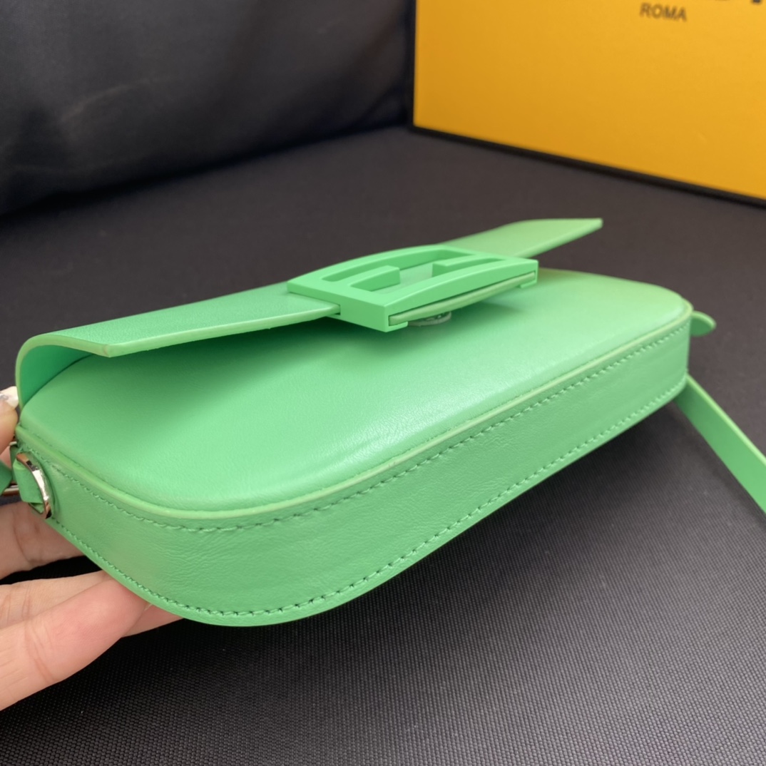 F**di baguette bag-19×14×4cm