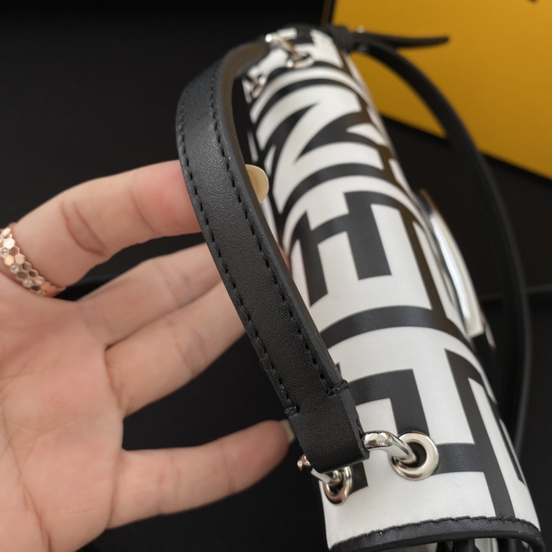 F**di baguette bag-19×14×4cm