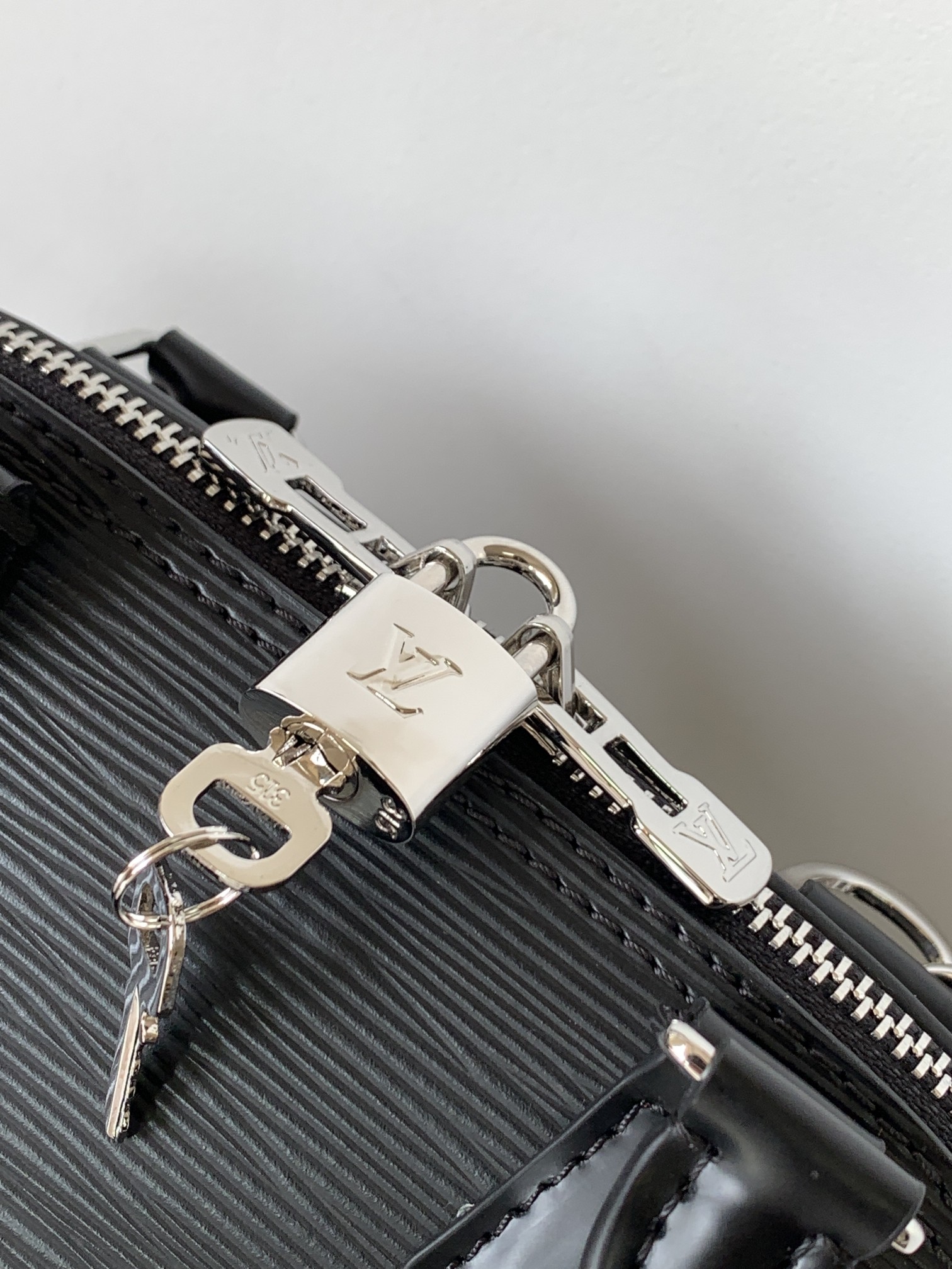 l0*is V*t0n m41327 alma bb-25*19*12cm