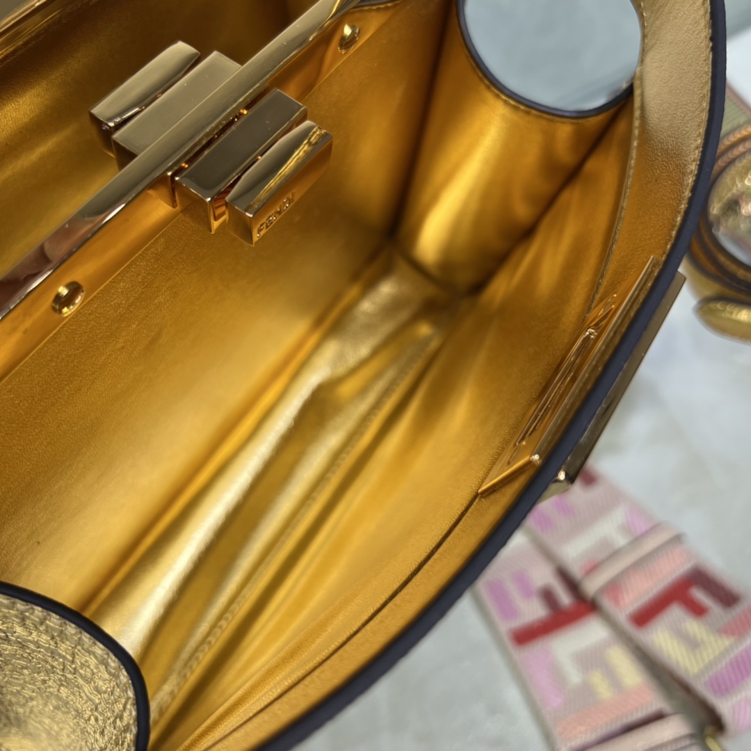 F**di peekaboo-27x21x9.5cm