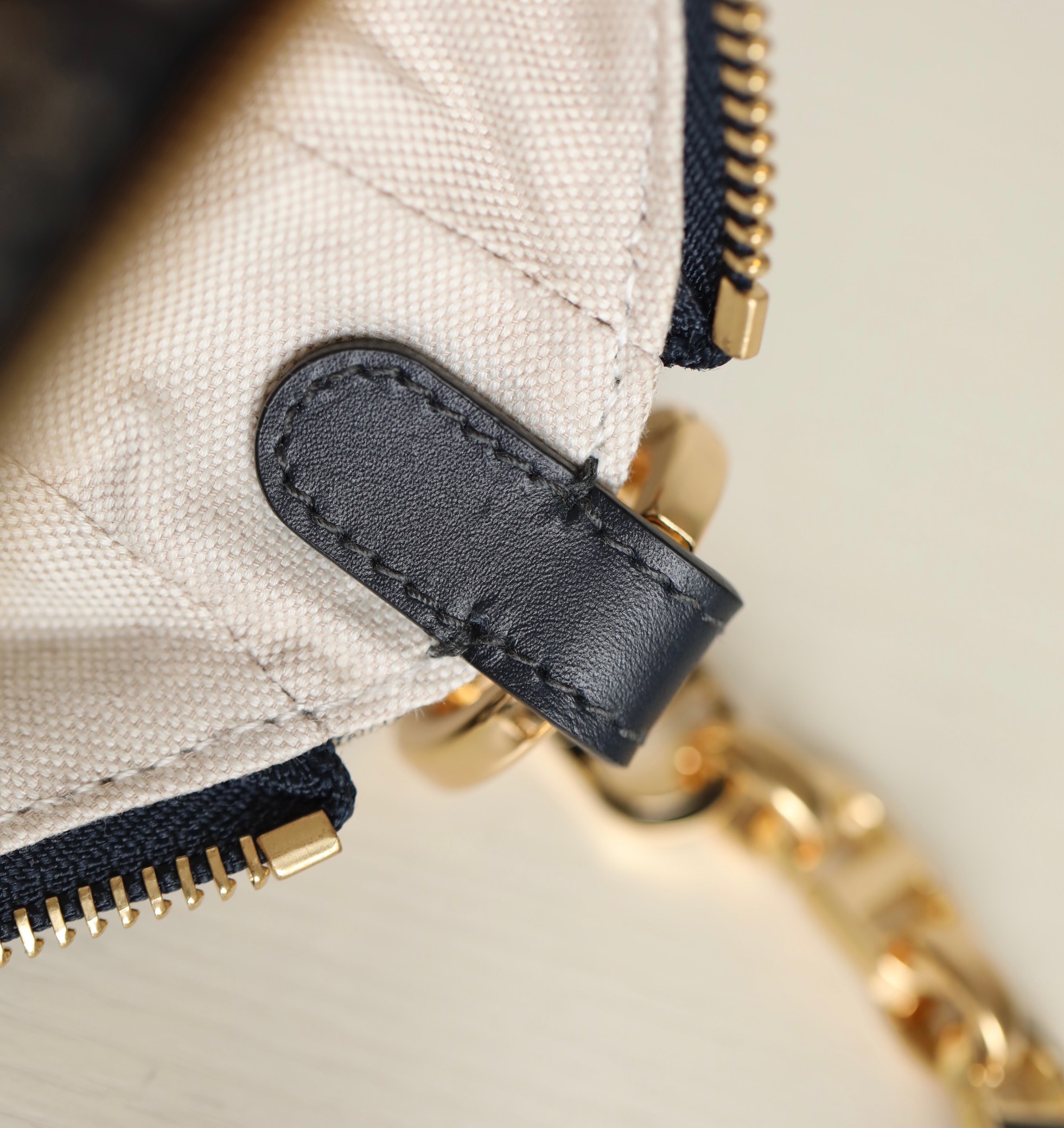 D*or cd lounge bag-26 x 15 x 5.5 cm