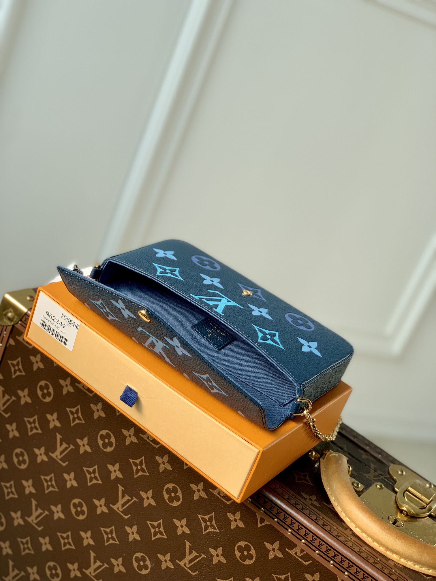 l0*is V*t0n pochette félicie-m82047-21*11* 2cm