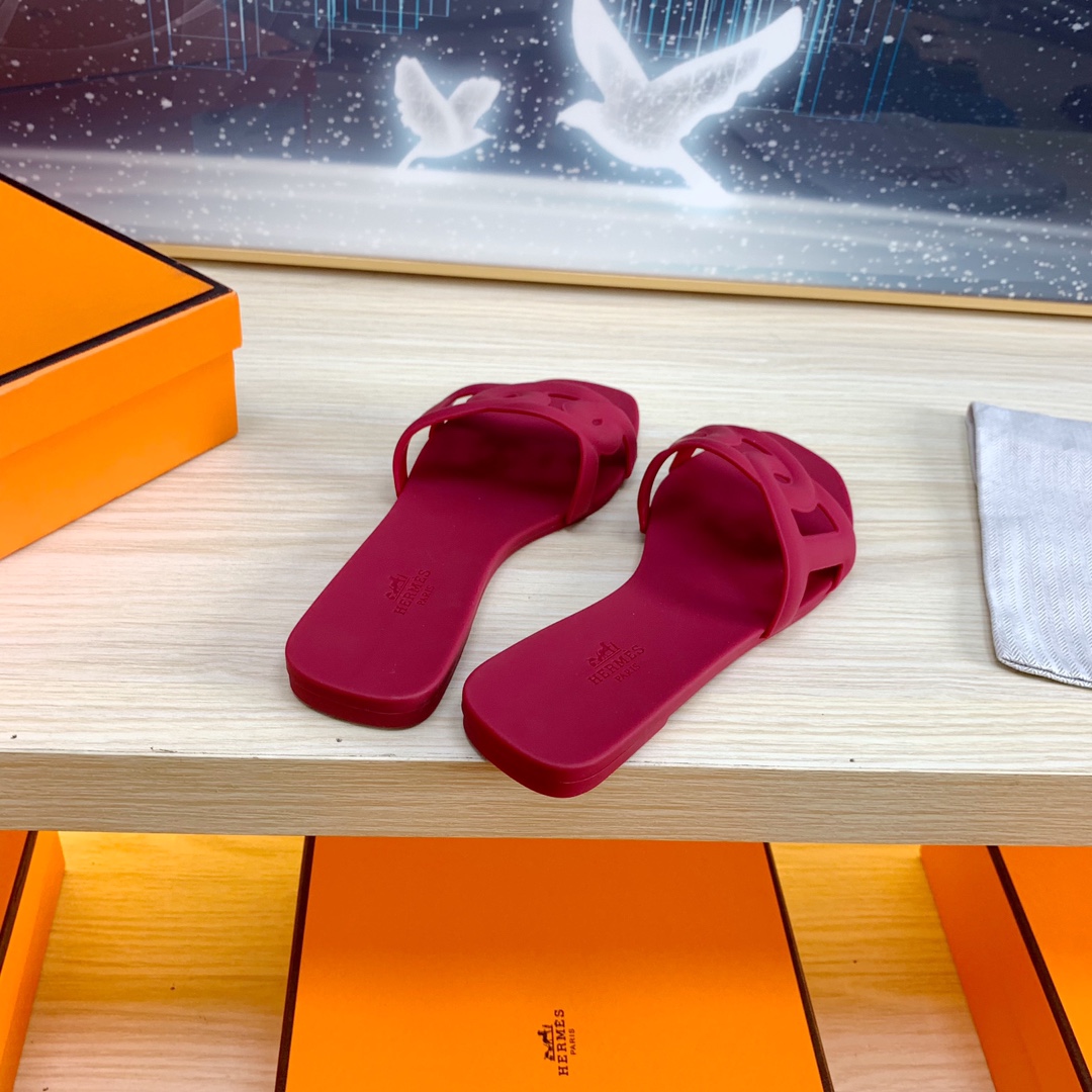 H**mes sandals