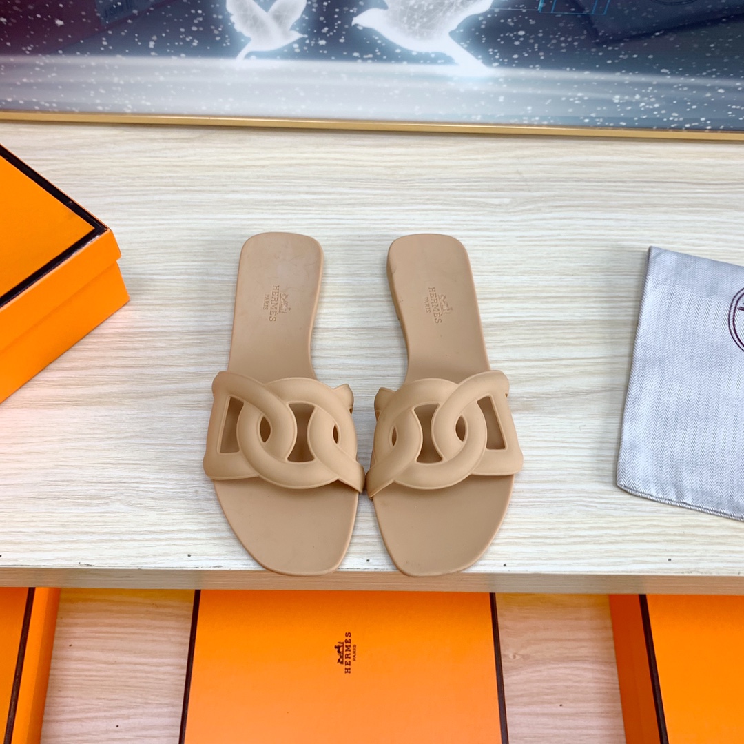 H**mes sandals