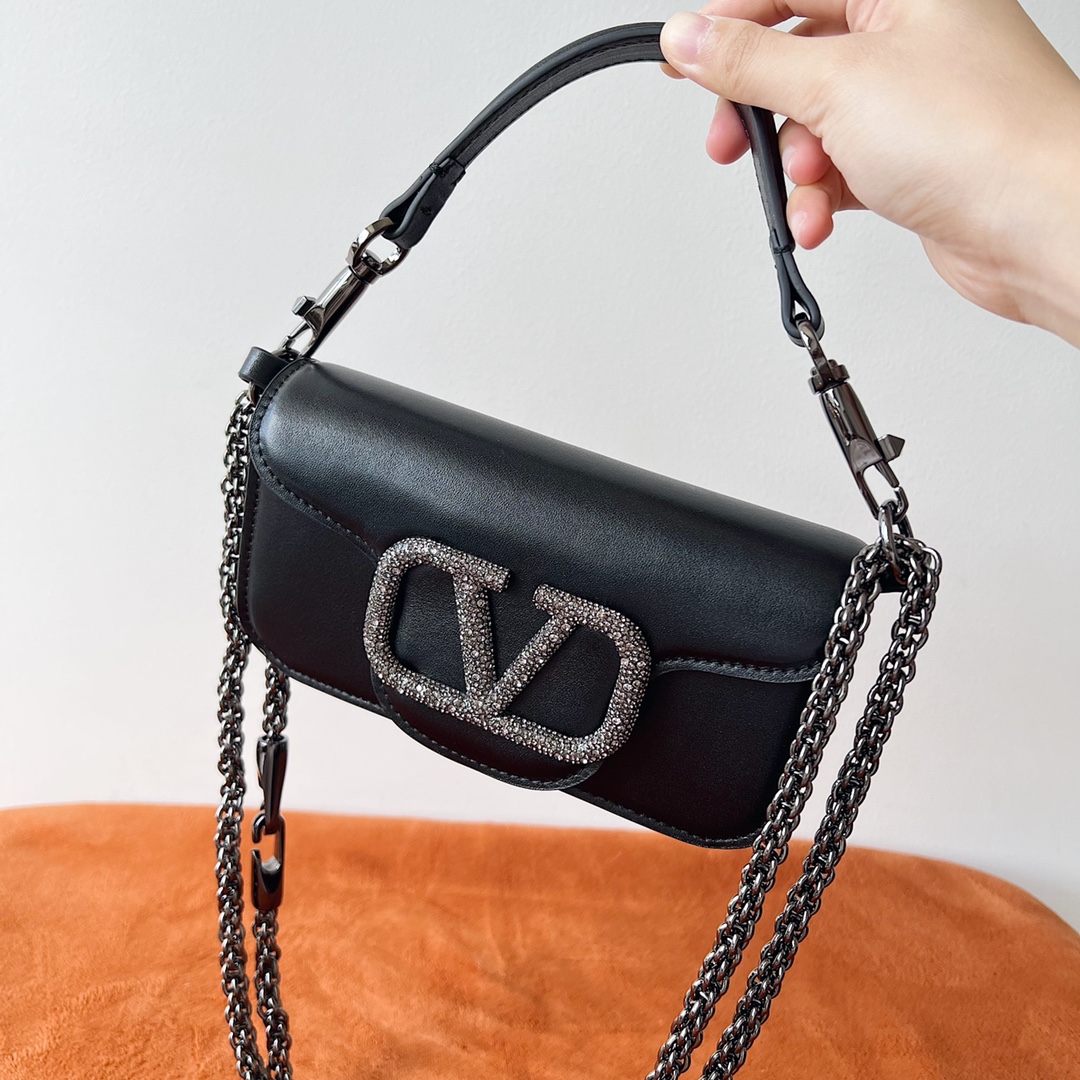 Va1e*ntin0 garavani signature bag-20×11×5cm