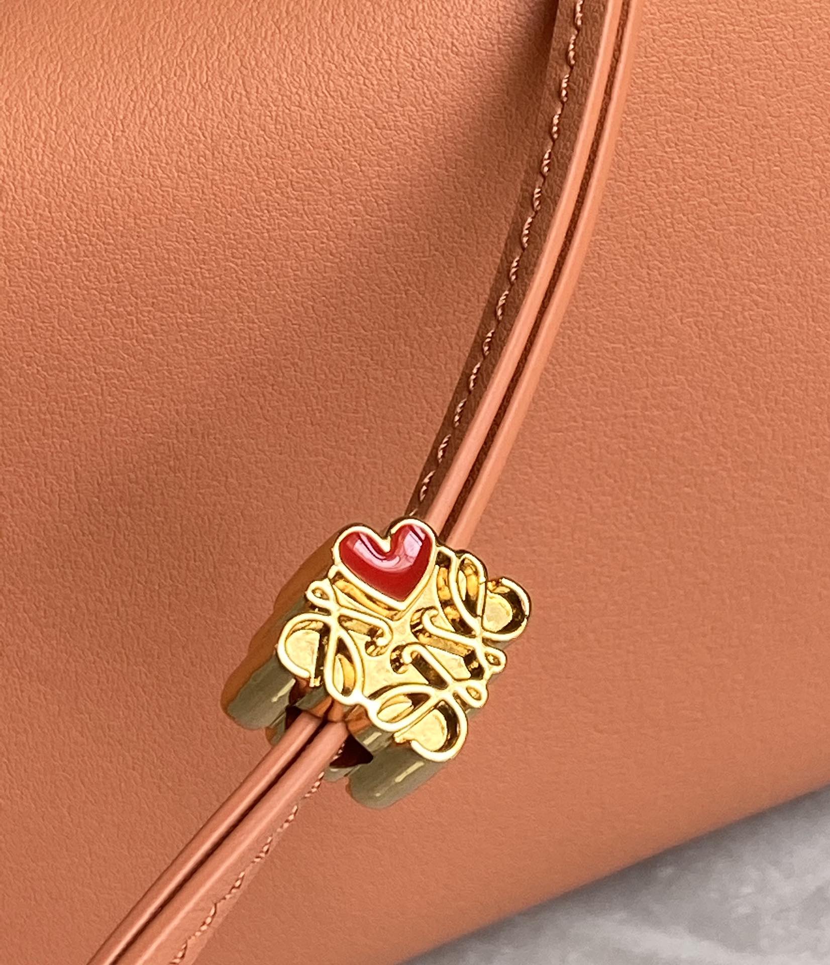 L0ew* cubi bag-20.5×17×12.5cm