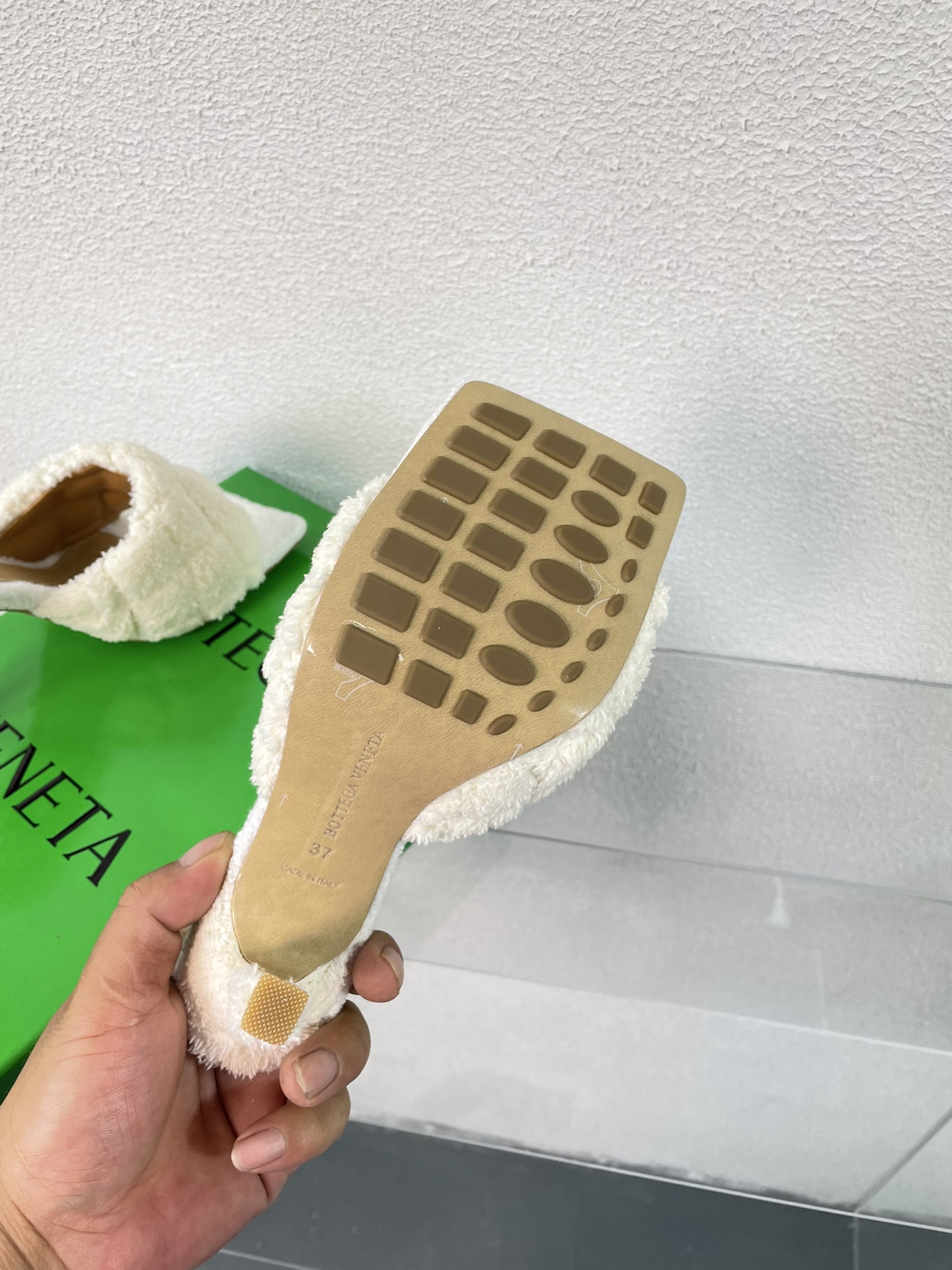 bo*te*ga Ve*ne*ta slippers