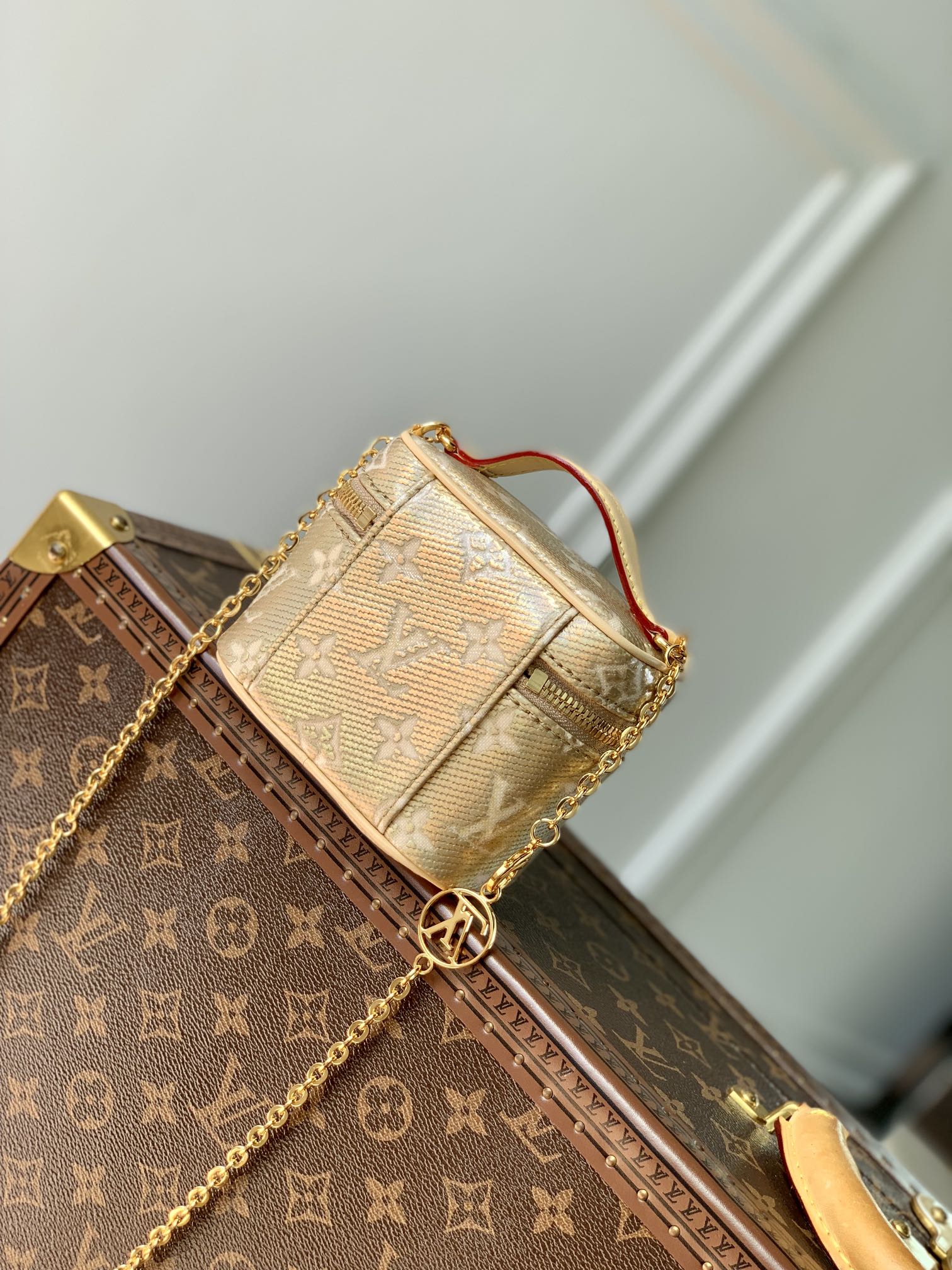 l0*is V*t0n micro vanity-11*10*8cm