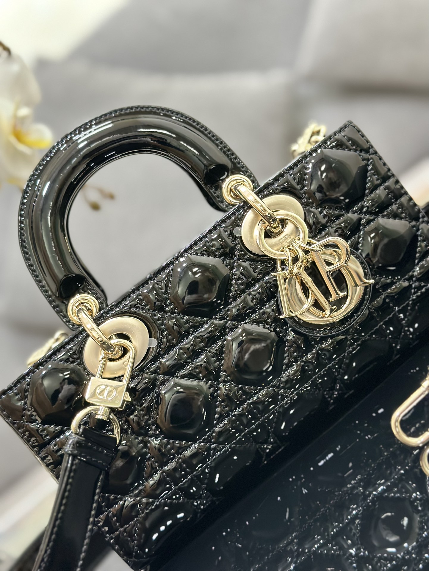 lady D*or handle bag-22*12*6cm