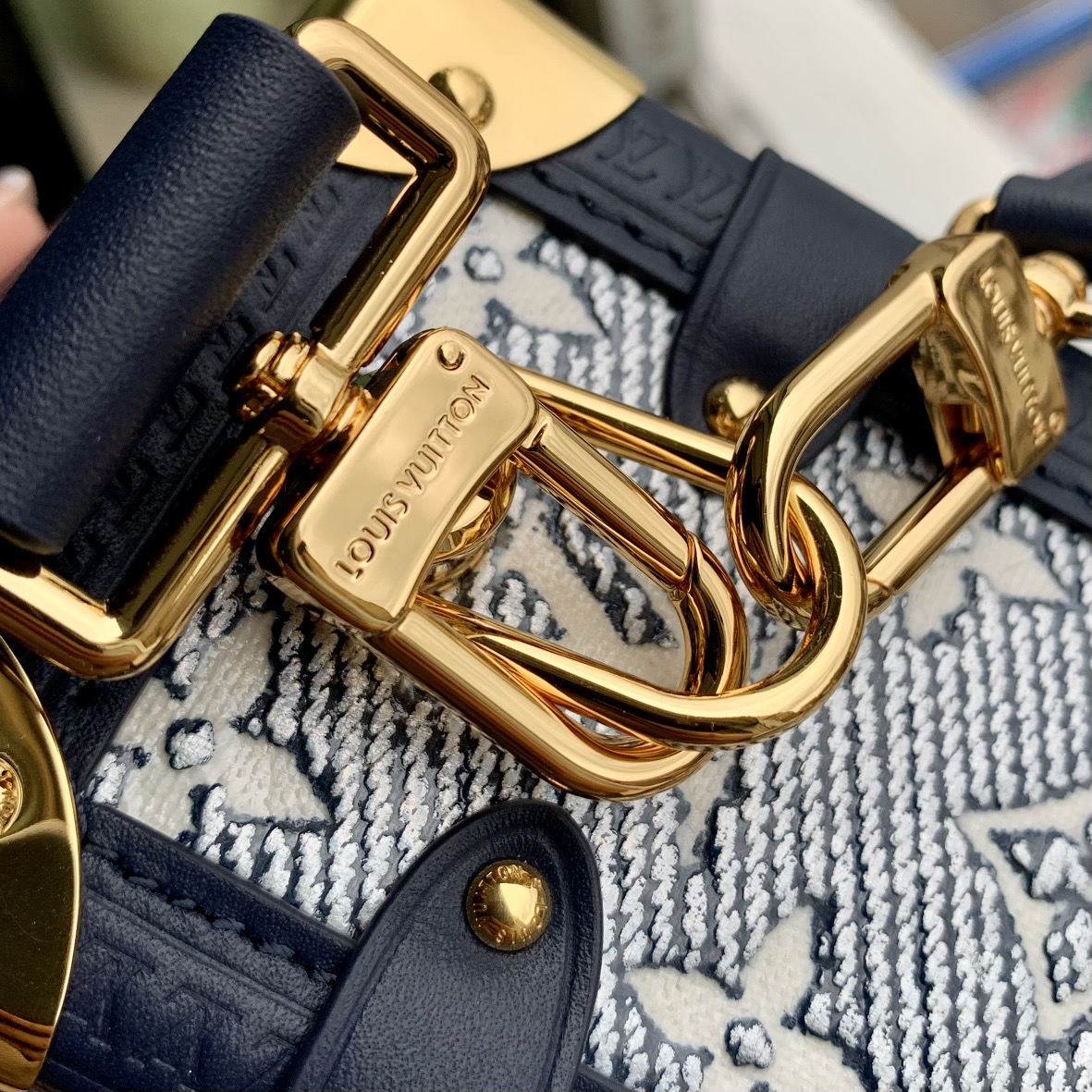 l0*is V*t0n side trunk pm- m22944-21×14×6cm