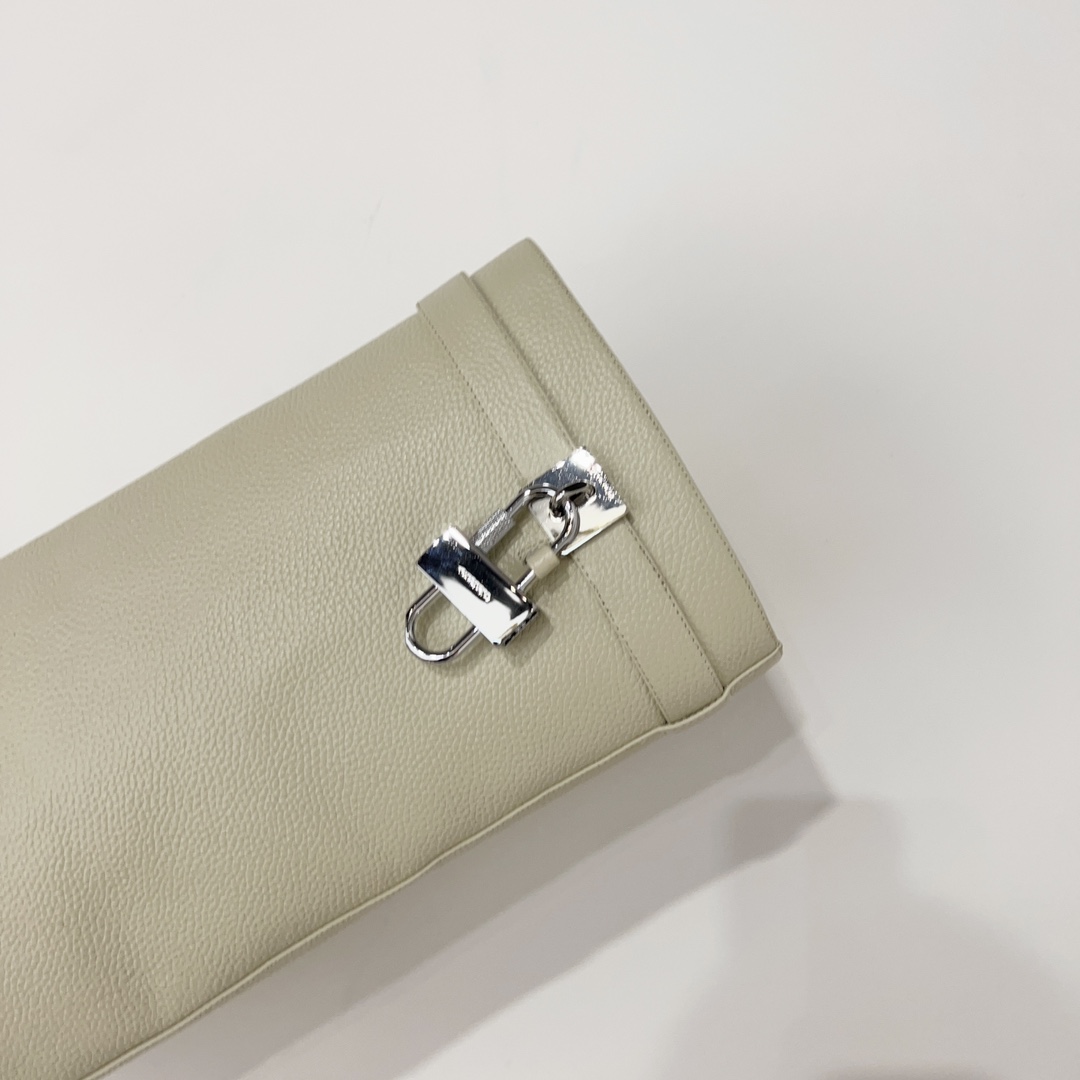 G1uenchy boots(eu35-41)