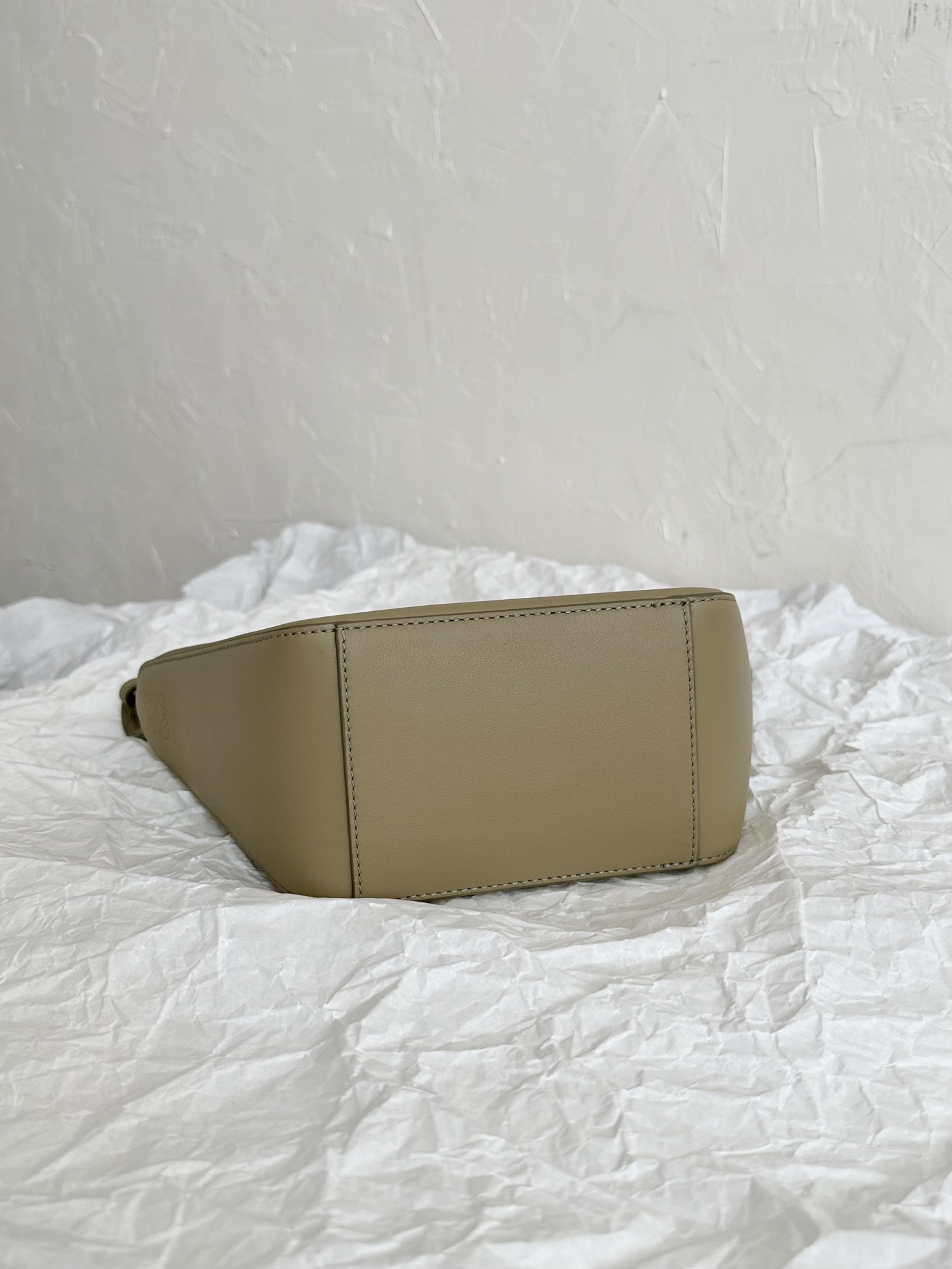 L0ew* hammock hobo bag-28*17*9.5cm