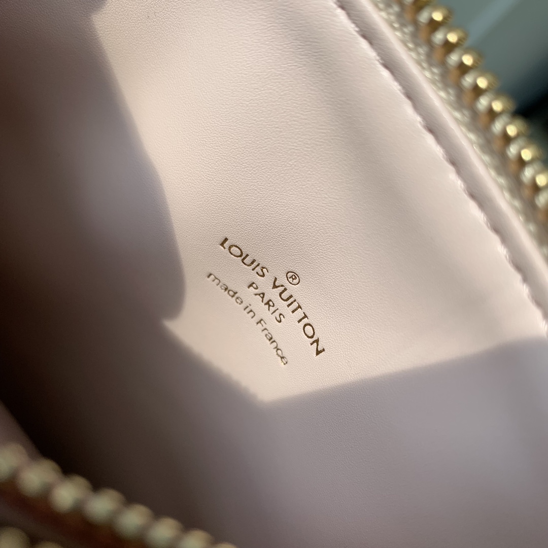 l0*is V*t0n coussin bb bag-21*16*7 cm