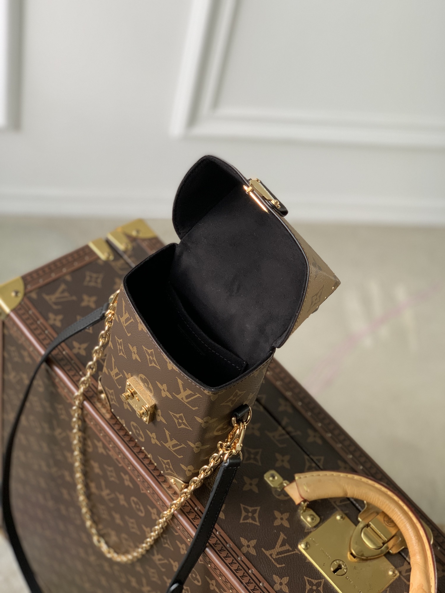 l0*is V*t0n camera box-m82465-12.5*17.6*6cm