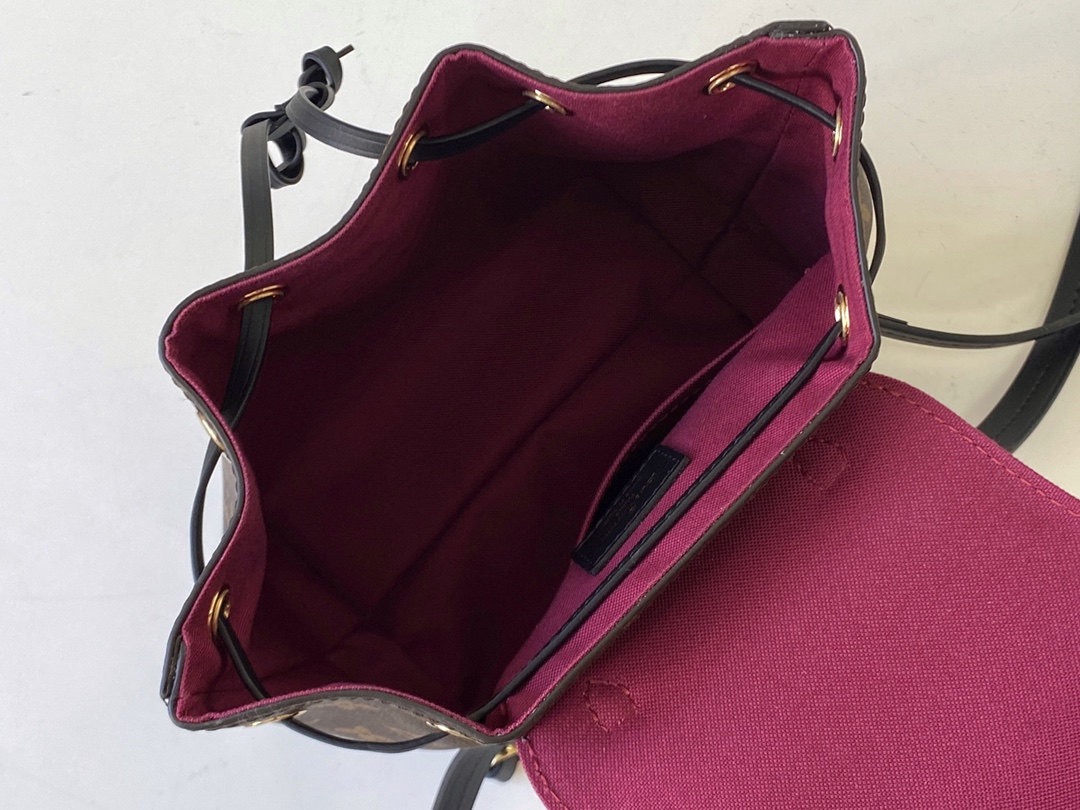 l0*is V*t0n montsouris backpack-17*20*10.5.cm