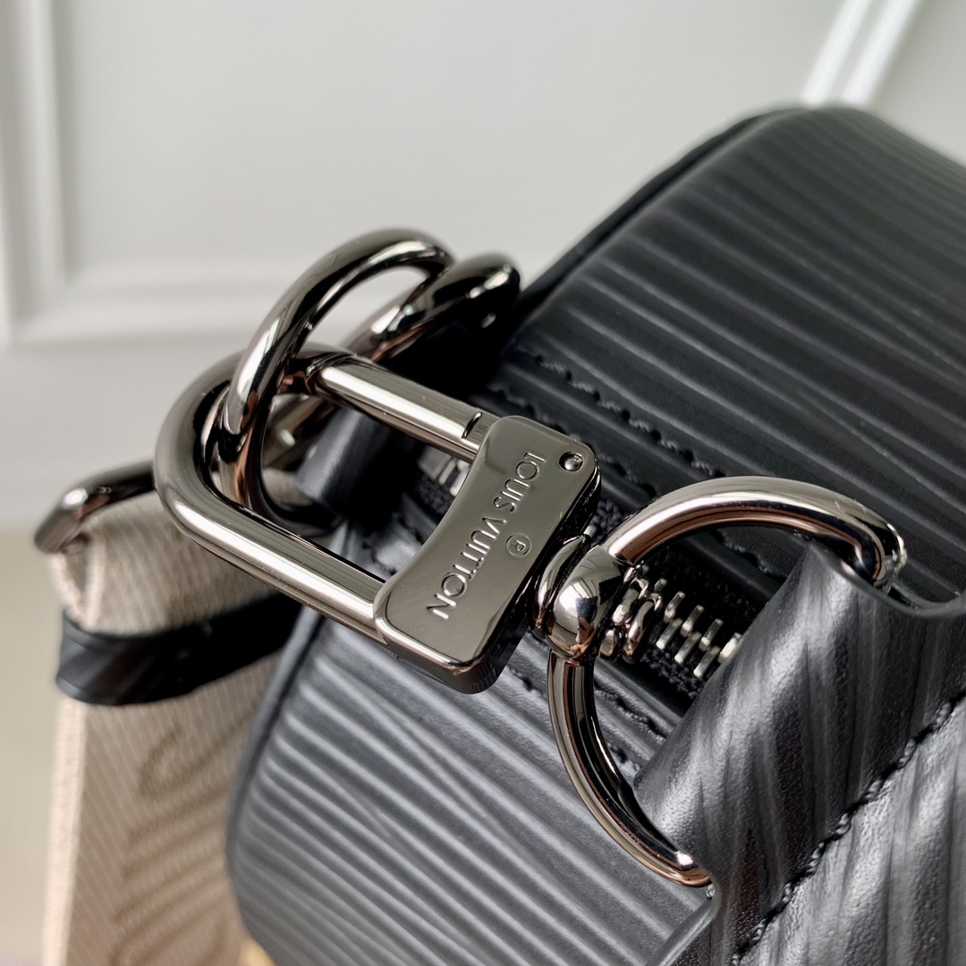 l0*is V*t0n soft polochon bag m46692-27x 15x 15cm