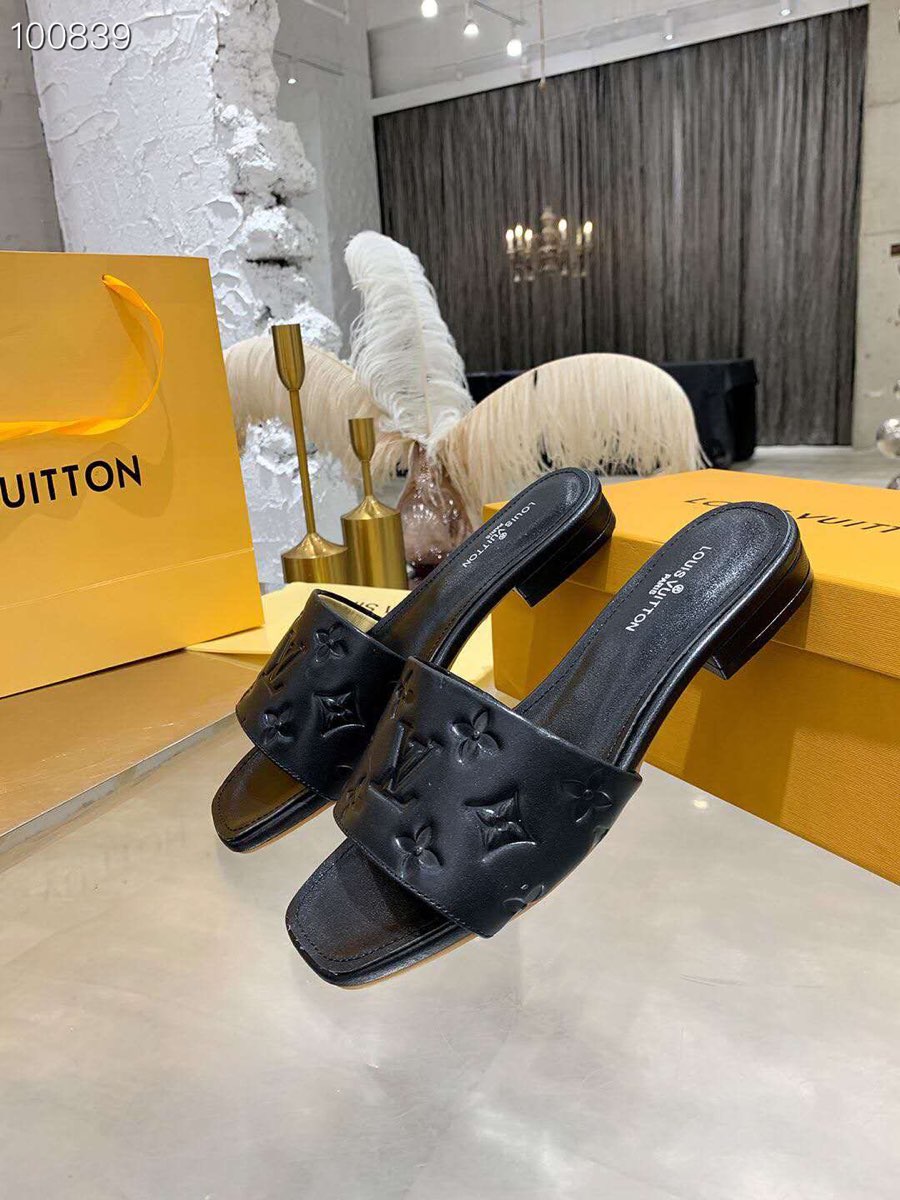 l0*is V*t0n slippers