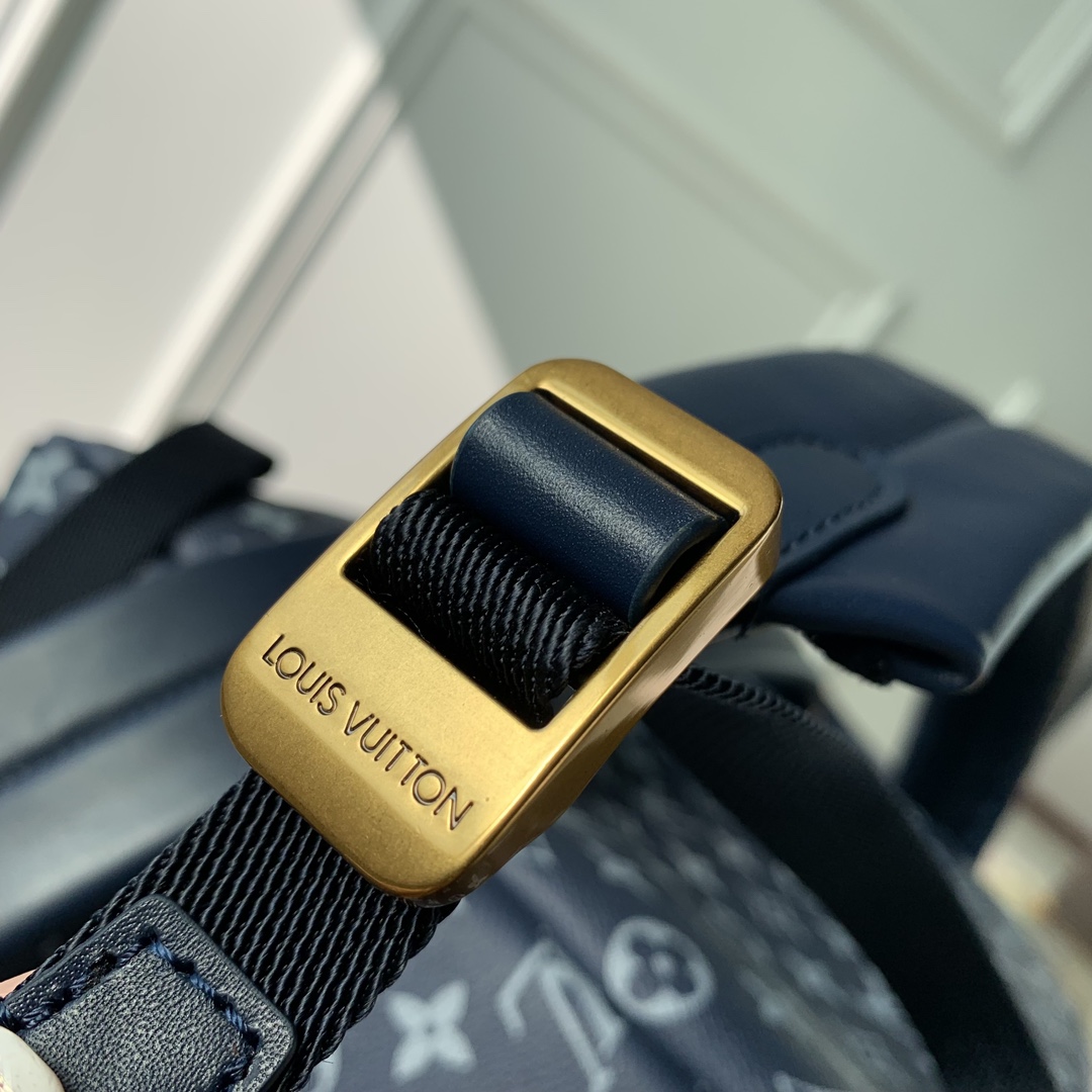 l0*is V*t0n discovery backpack-29*38*20cm