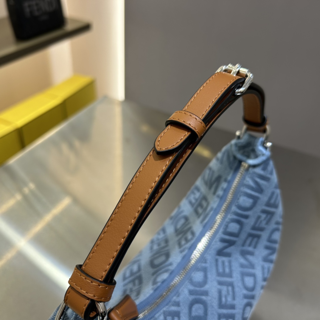 F**di praphy-29x24.5x10cm