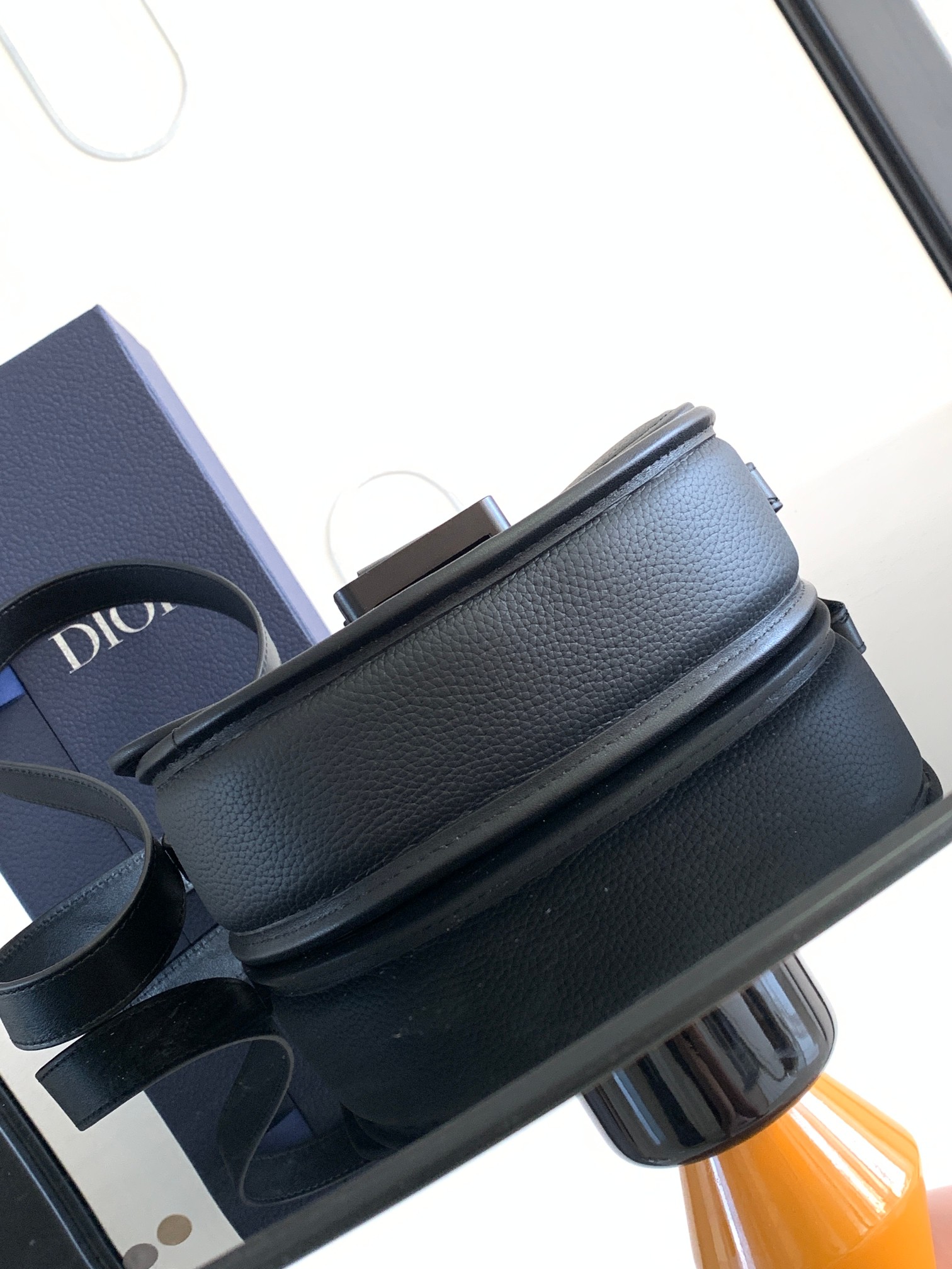 D*or gallop messenger bag-20.5 x 16 x 5cm