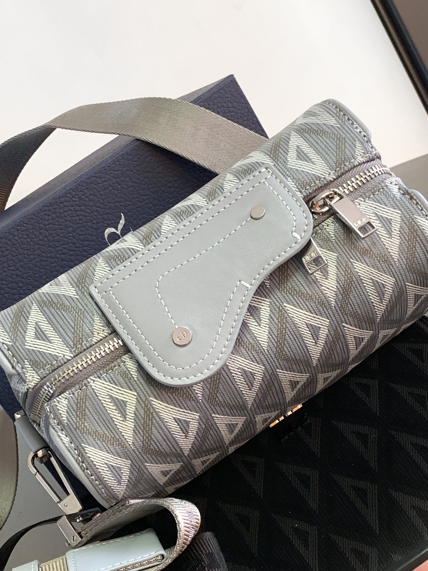 Dio Lingot 22 Bag-22 x 10.5x 12.5CM