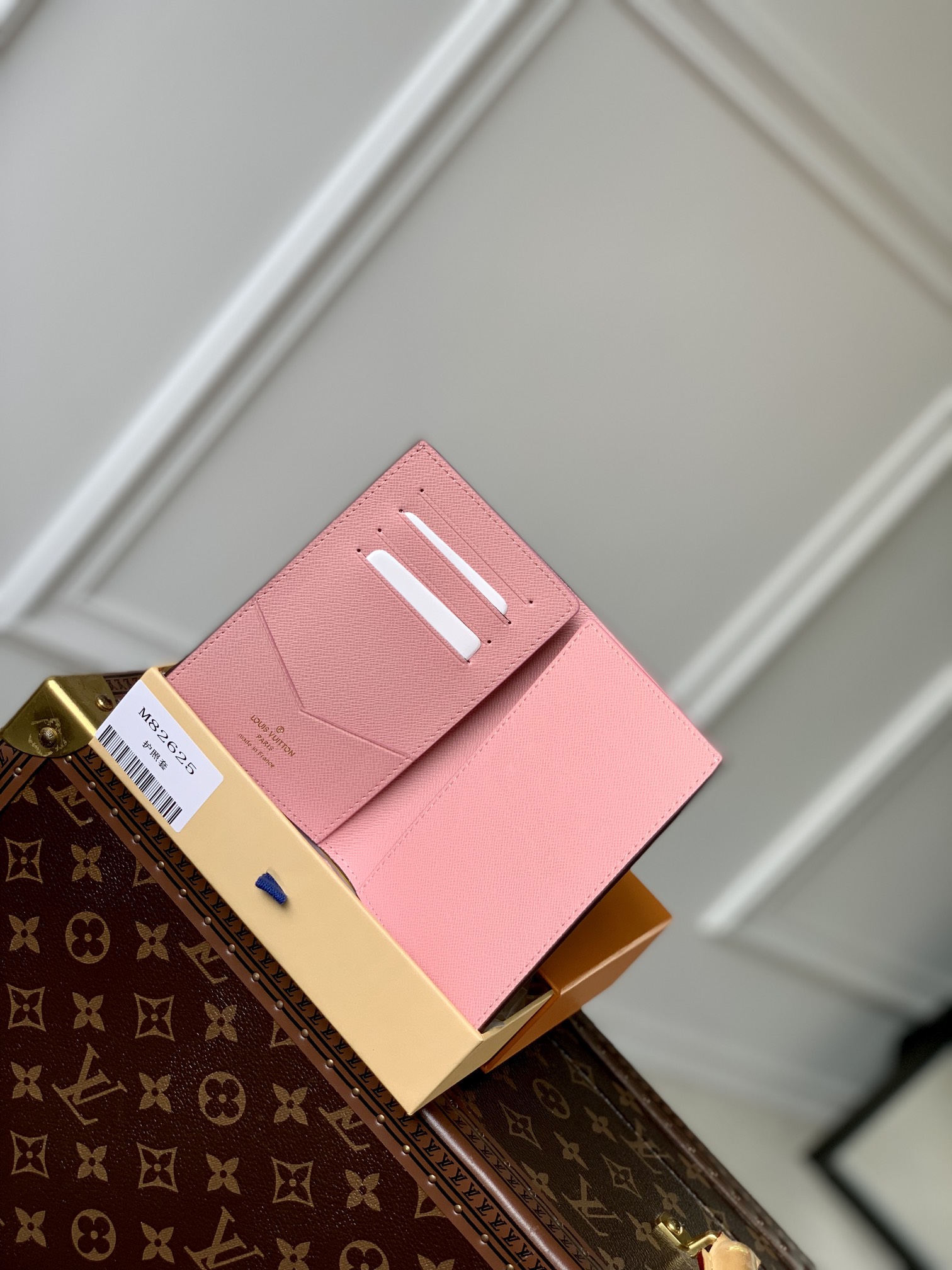 l0*is V*t0n passport card holder-14*10.5cm