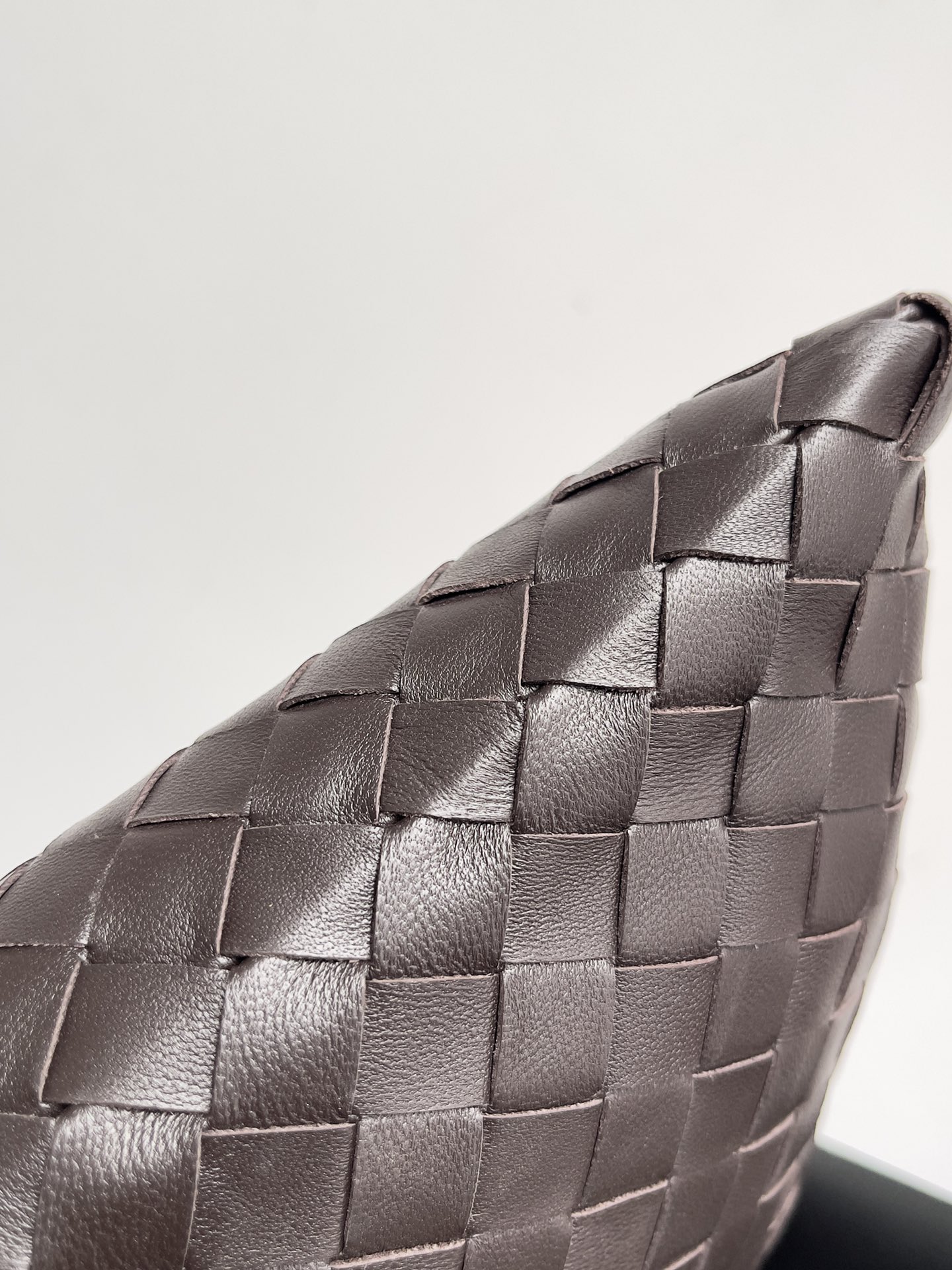 bo*te*ga Ve*ne*ta hop bag-53*24*13cm