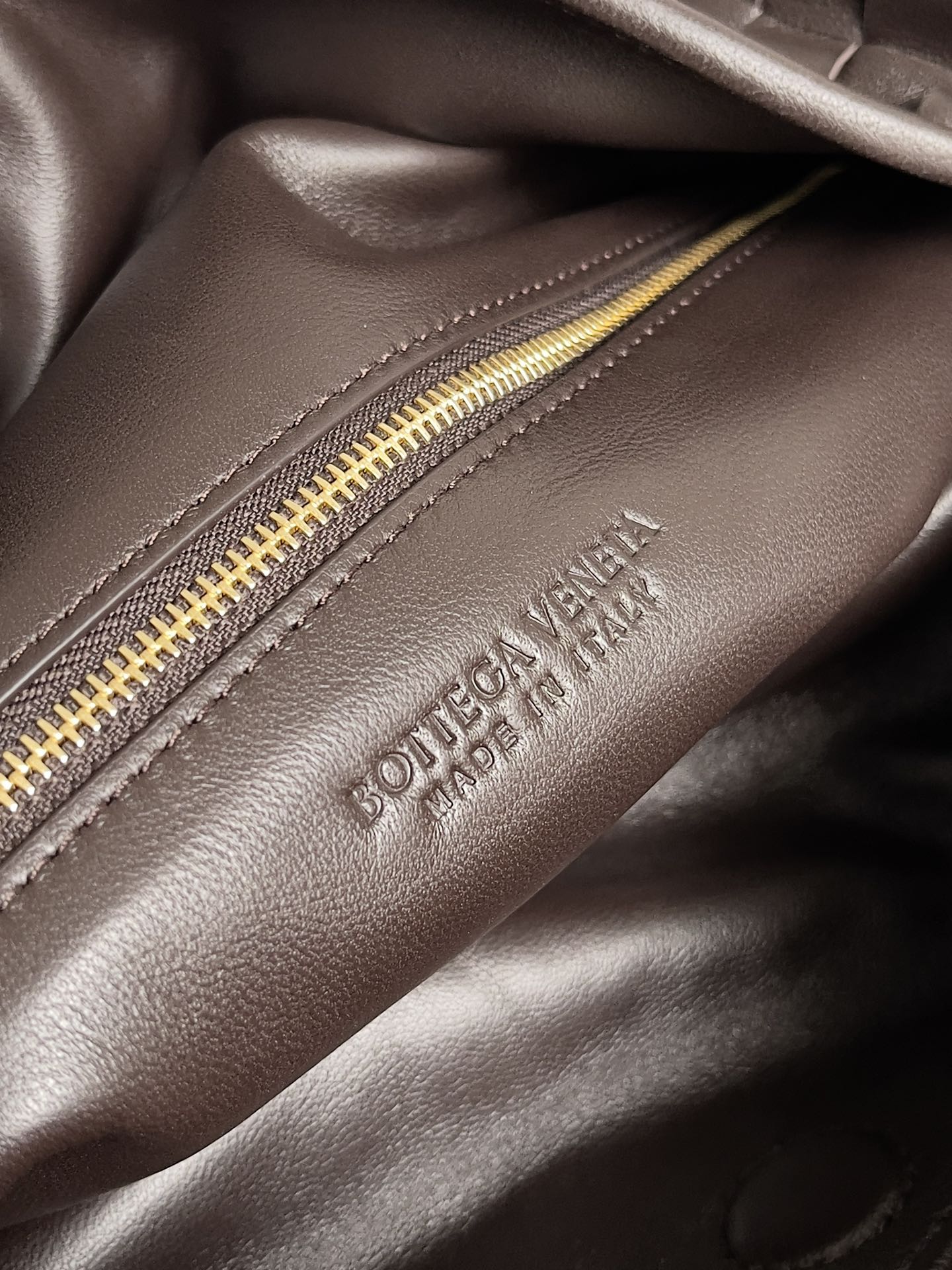 bo*te*ga Ve*ne*ta hop bag-53*24*13cm