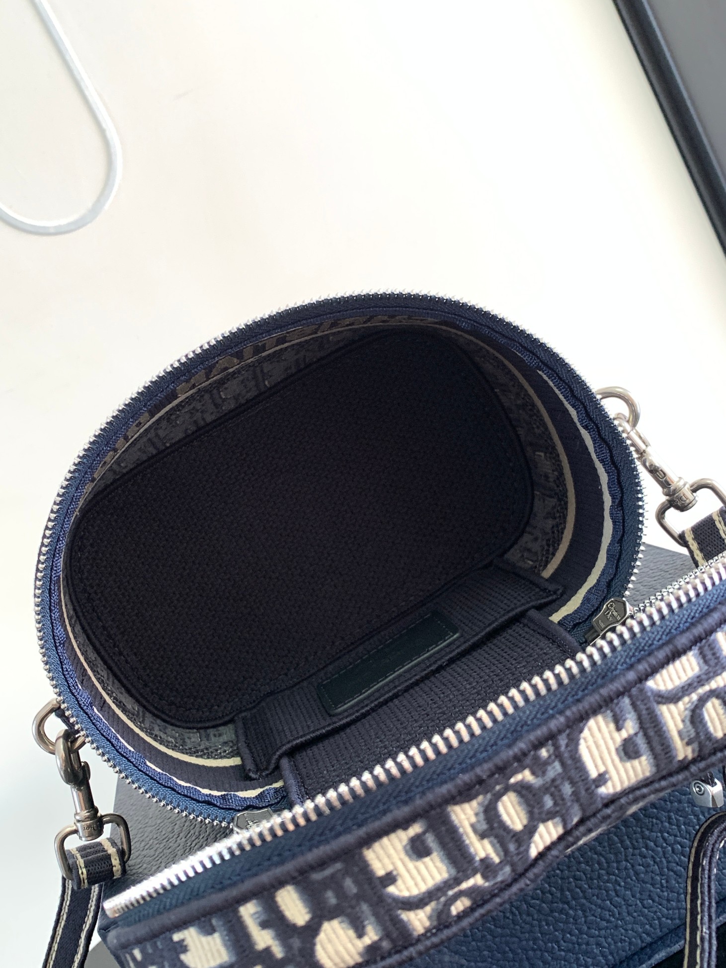 D*or signature vanity bag-24*14*18cm