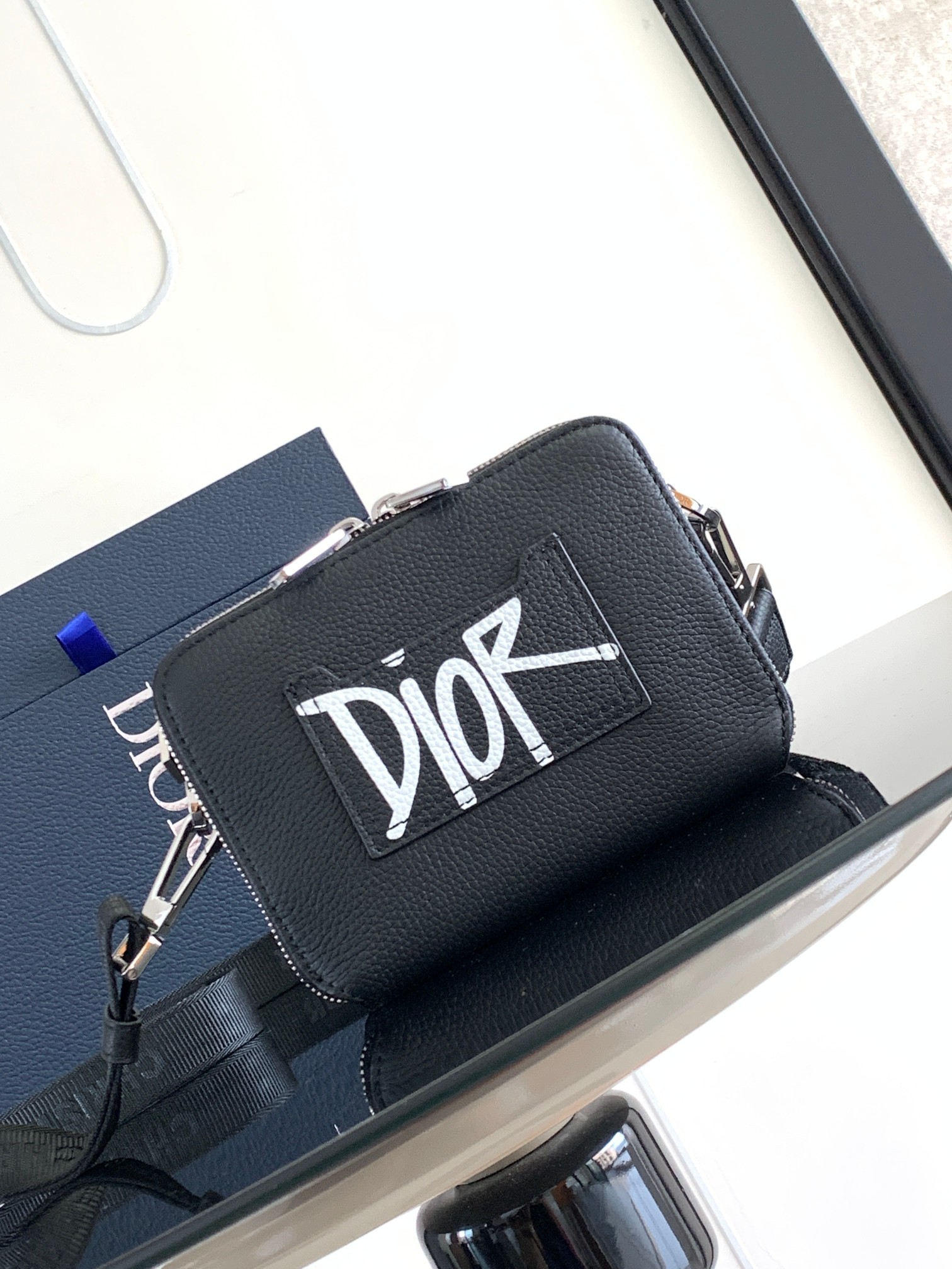 D*or crossbody bag-17 x 12.5 x 7cm