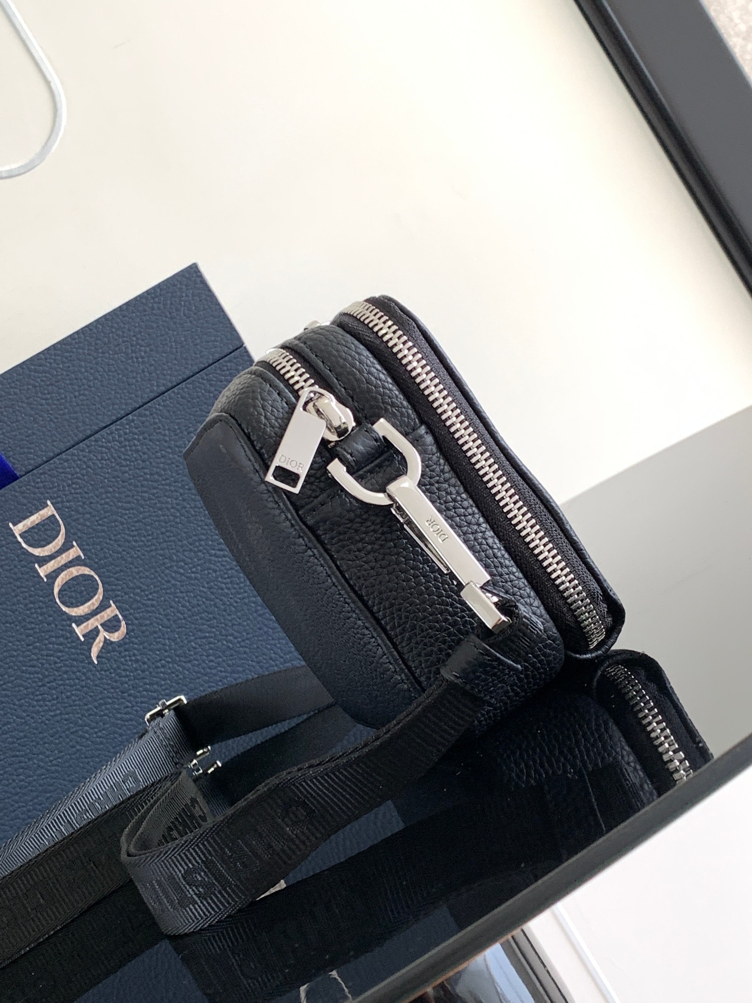 D*or crossbody bag-17 x 12.5 x 7cm